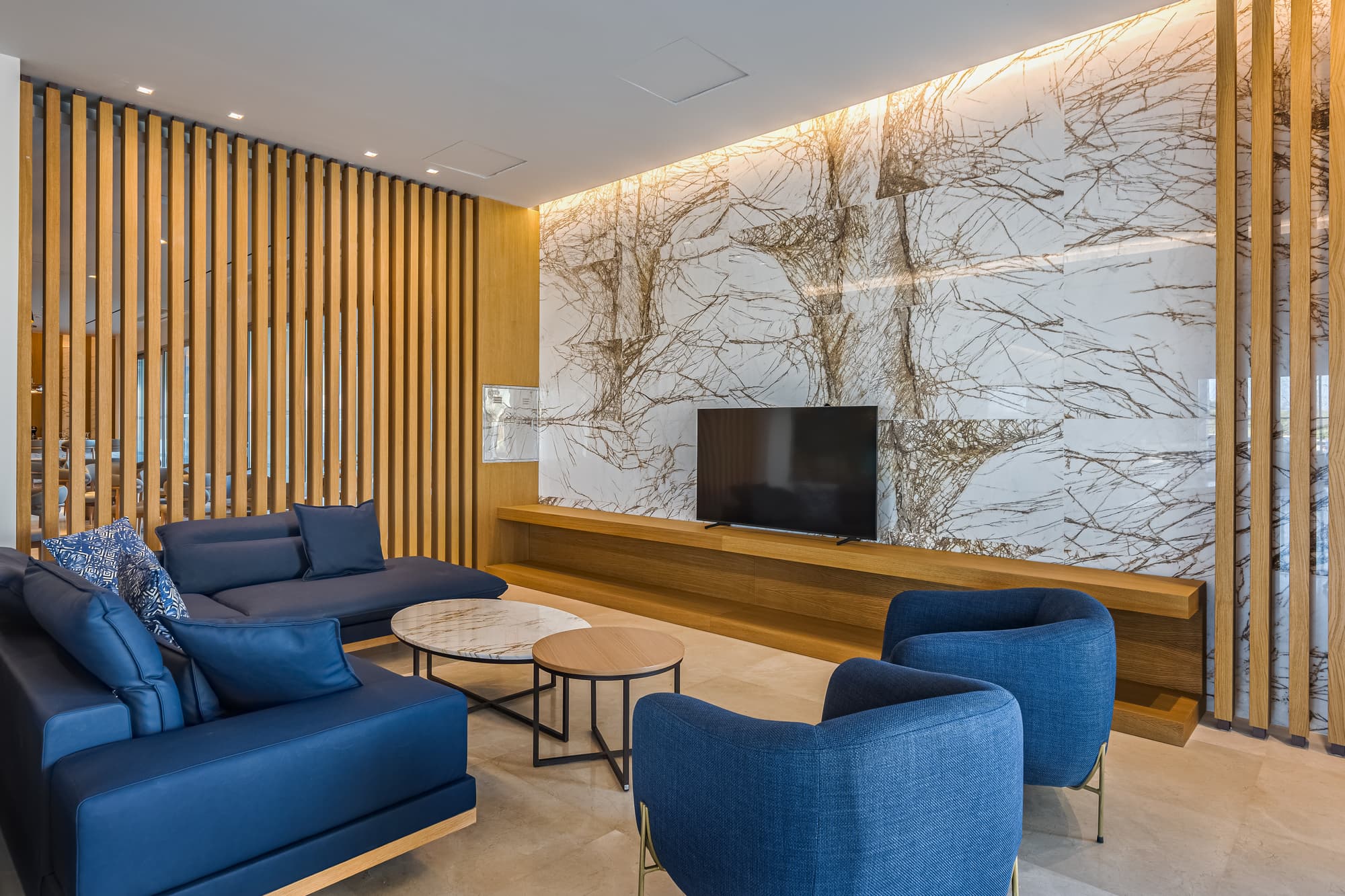 Blue Lagoon Queen, Lobby