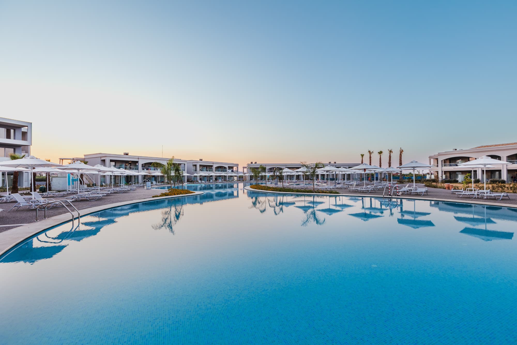 Blue Lagoon Queen, Pool