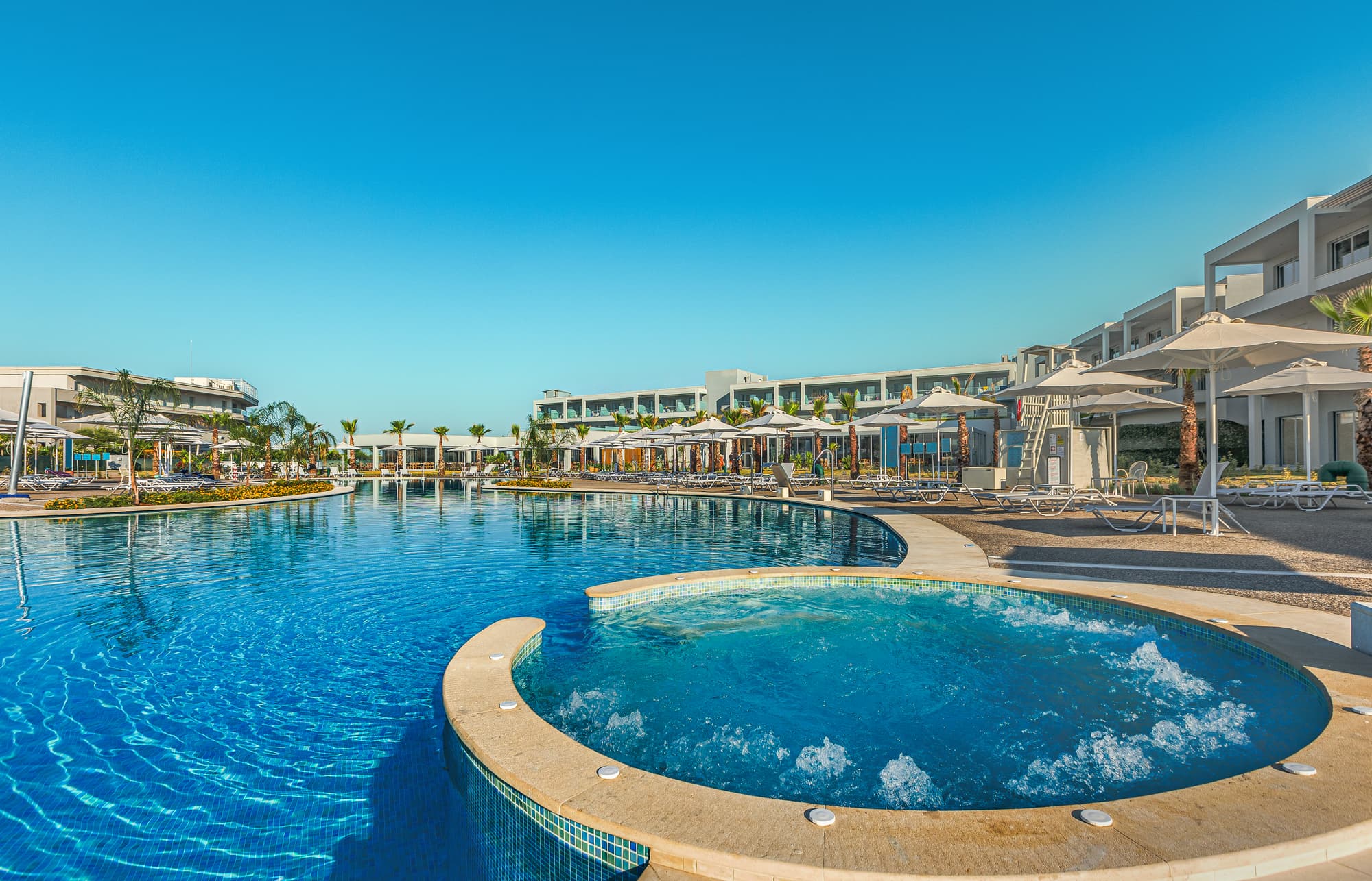 Blue Lagoon Queen, Pool