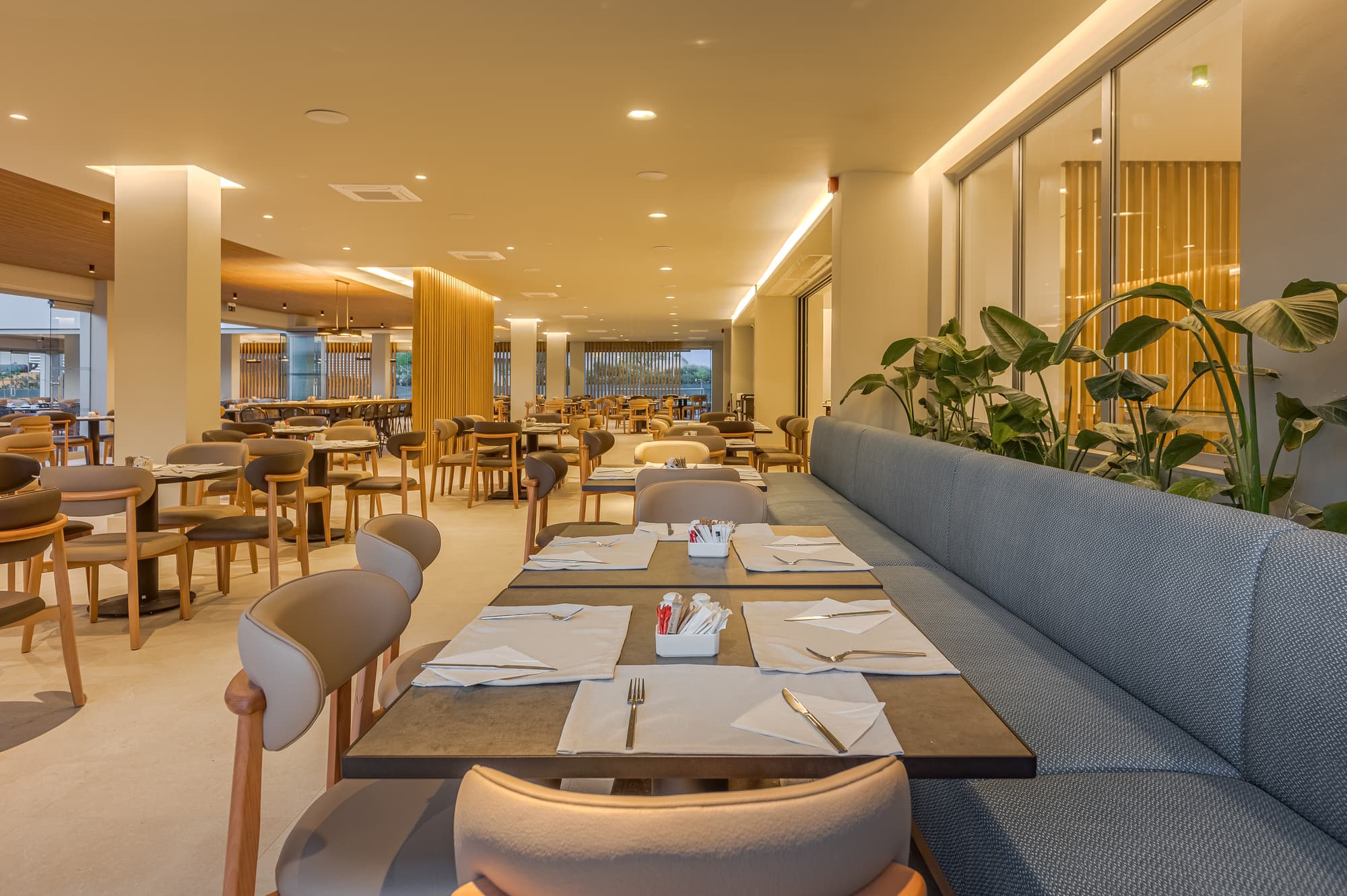 Blue Lagoon Queen, Restaurant