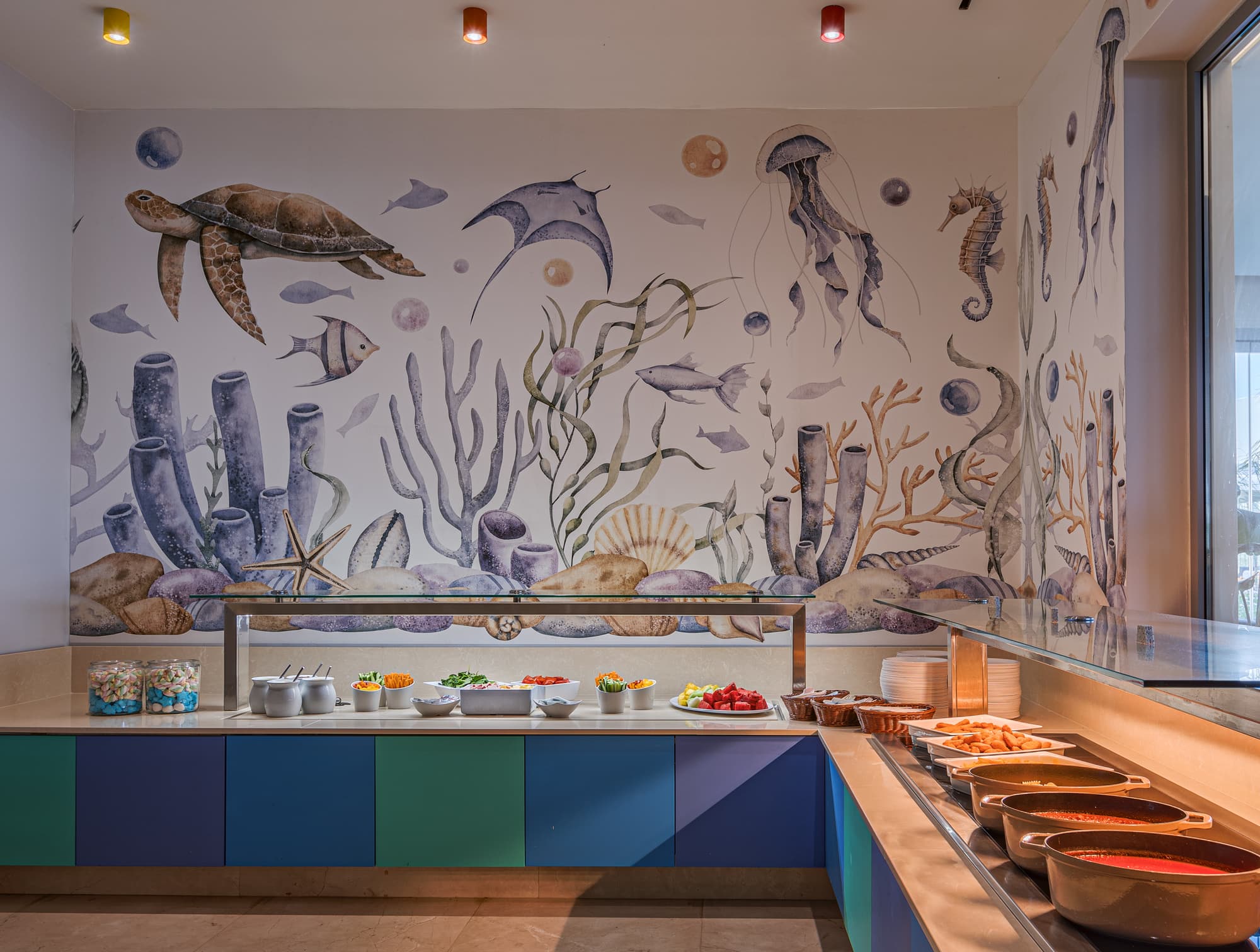 Blue Lagoon Queen, Restaurant