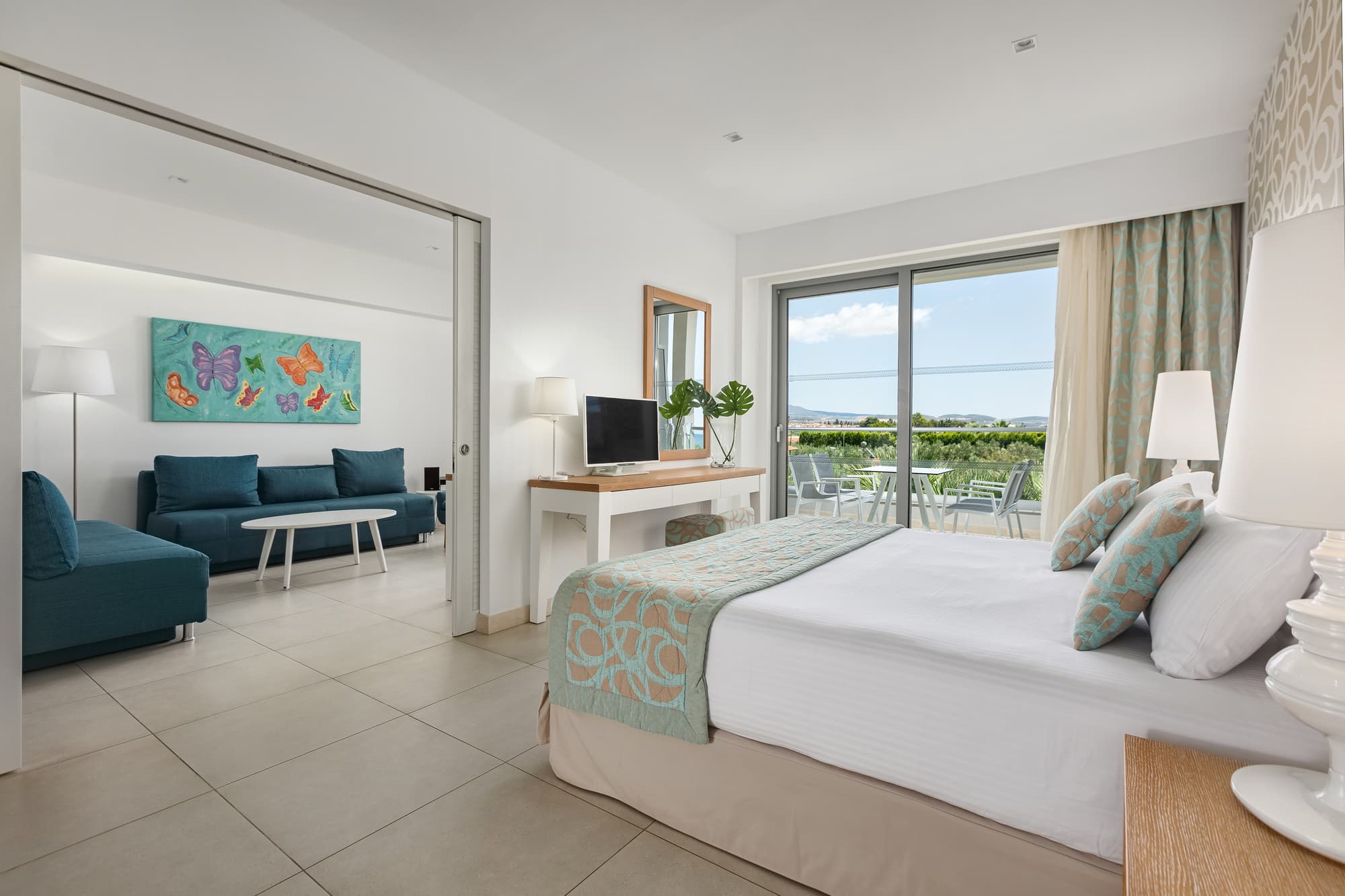 Blue Lagoon Queen, Room