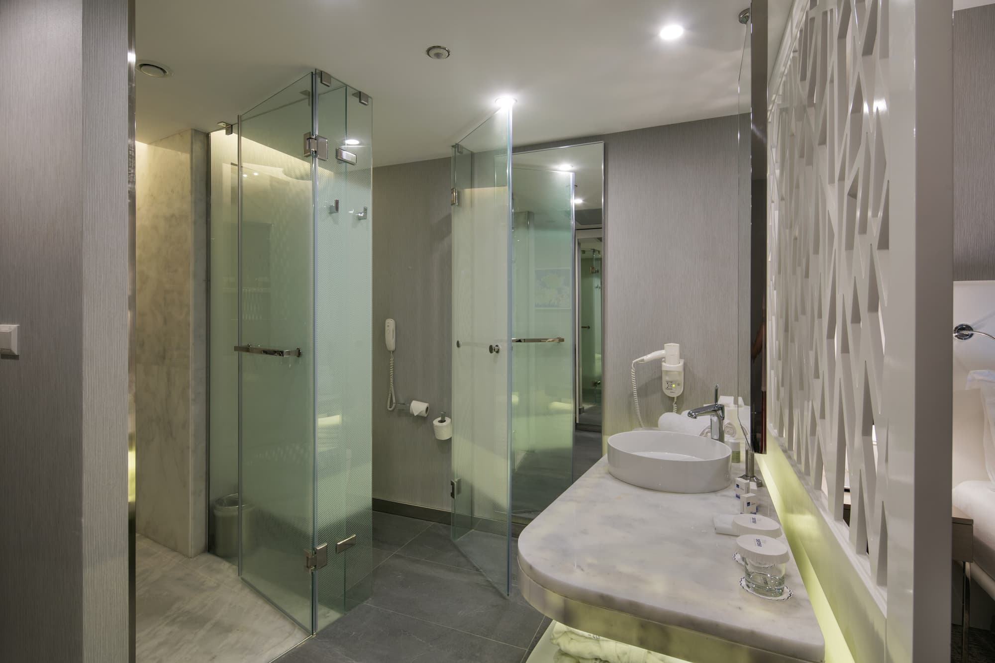 The Sense Deluxe Hotel, Room