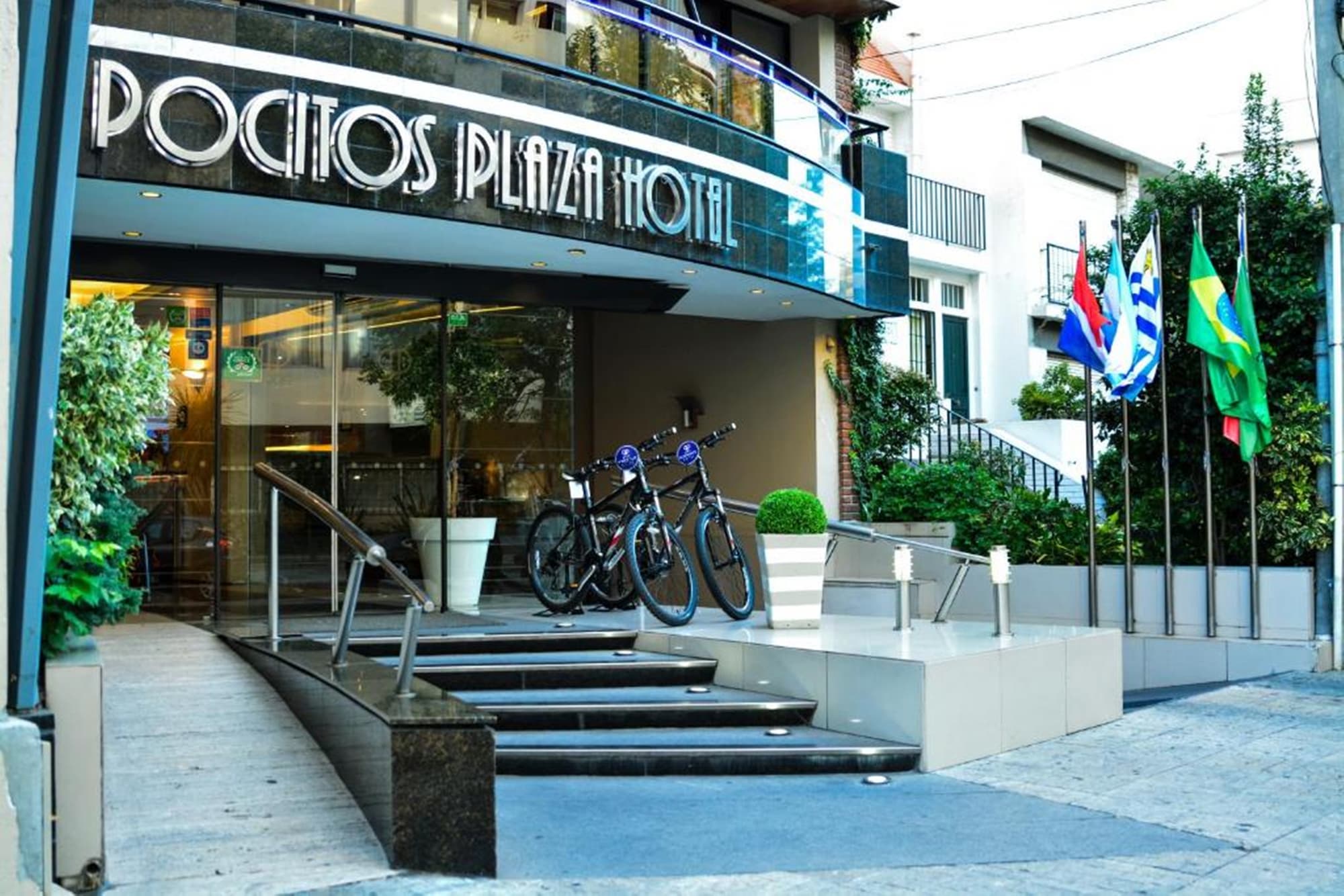 Pocitos Plaza Hotel, General view