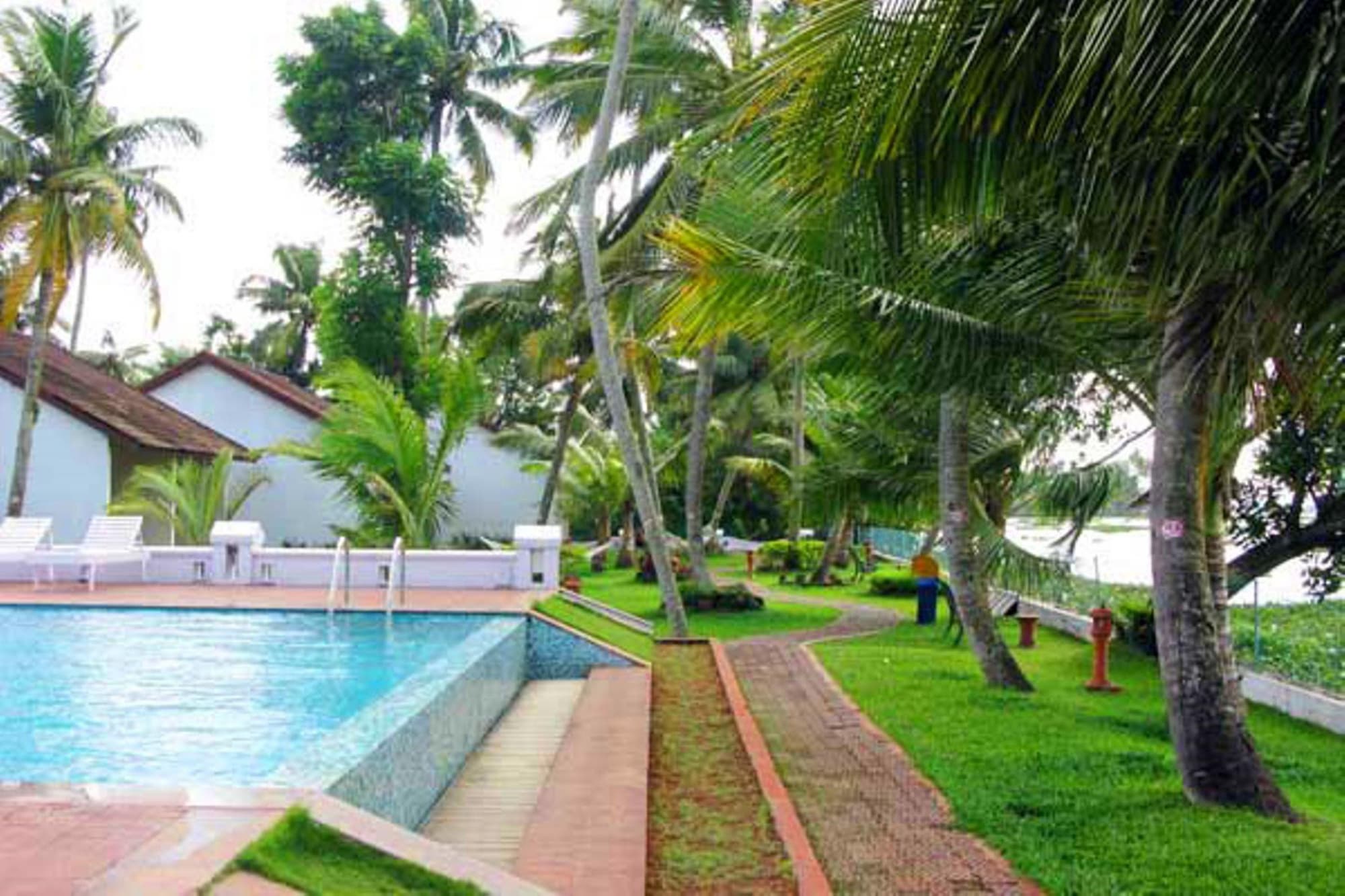 Abad Whispering Palms, Pool
