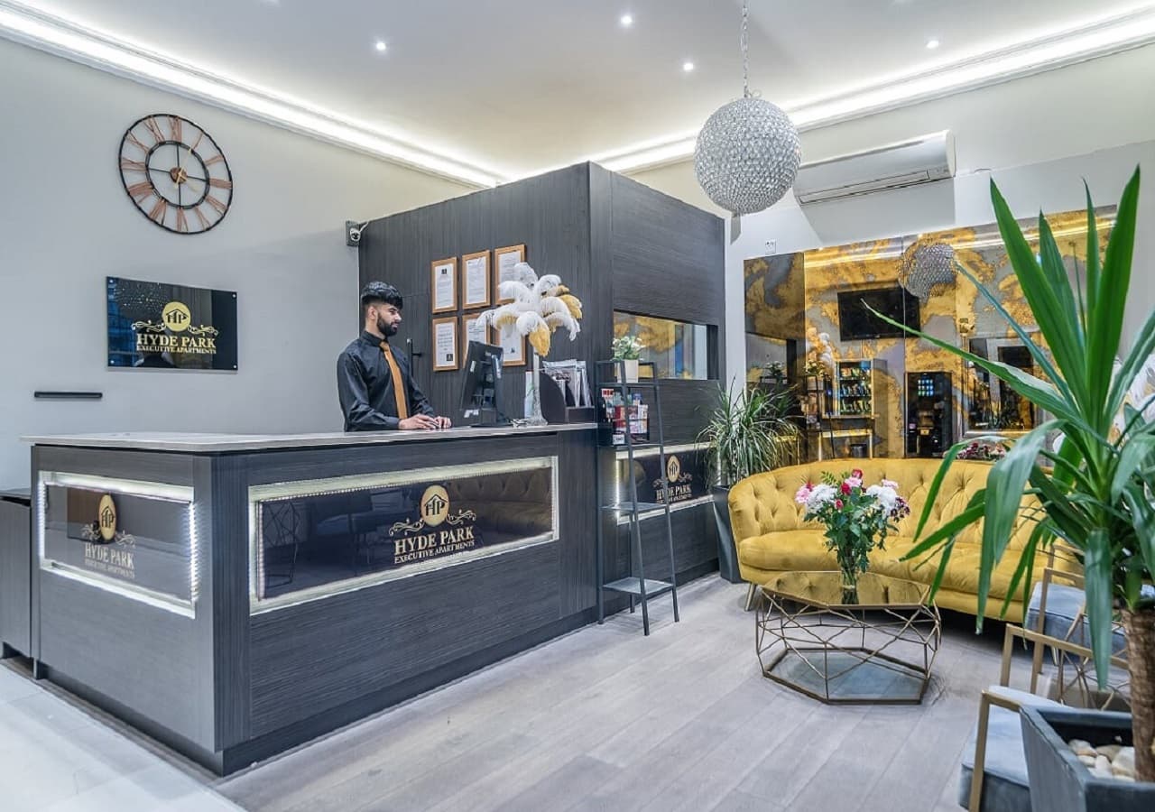 Hyde Park Executive Apartments, Lobby