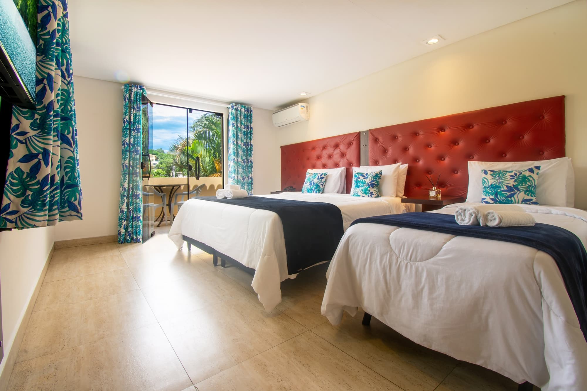 Barra da Lagoa by Latitud Hoteles, Room