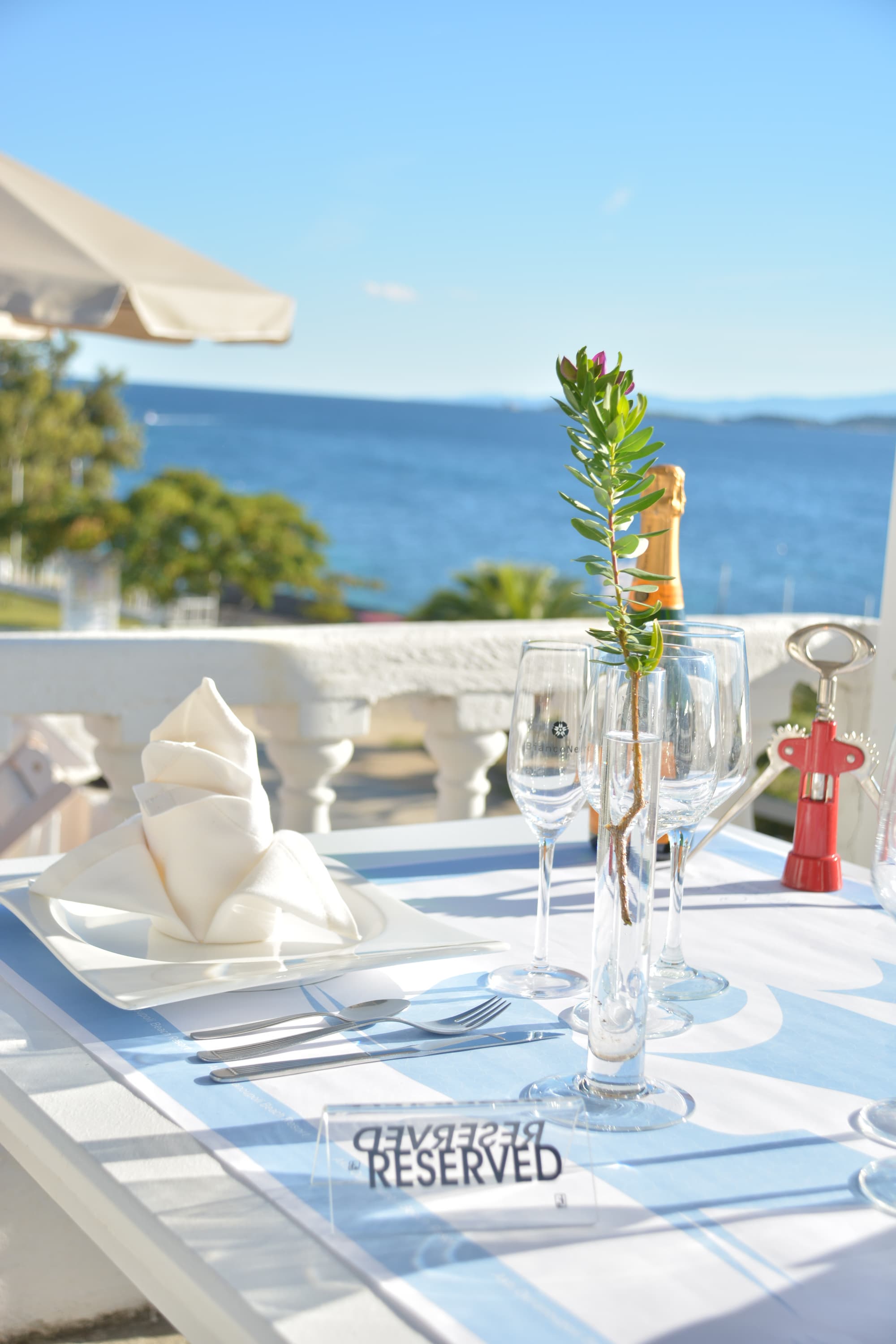 Akti Ouranoupol, Restaurant