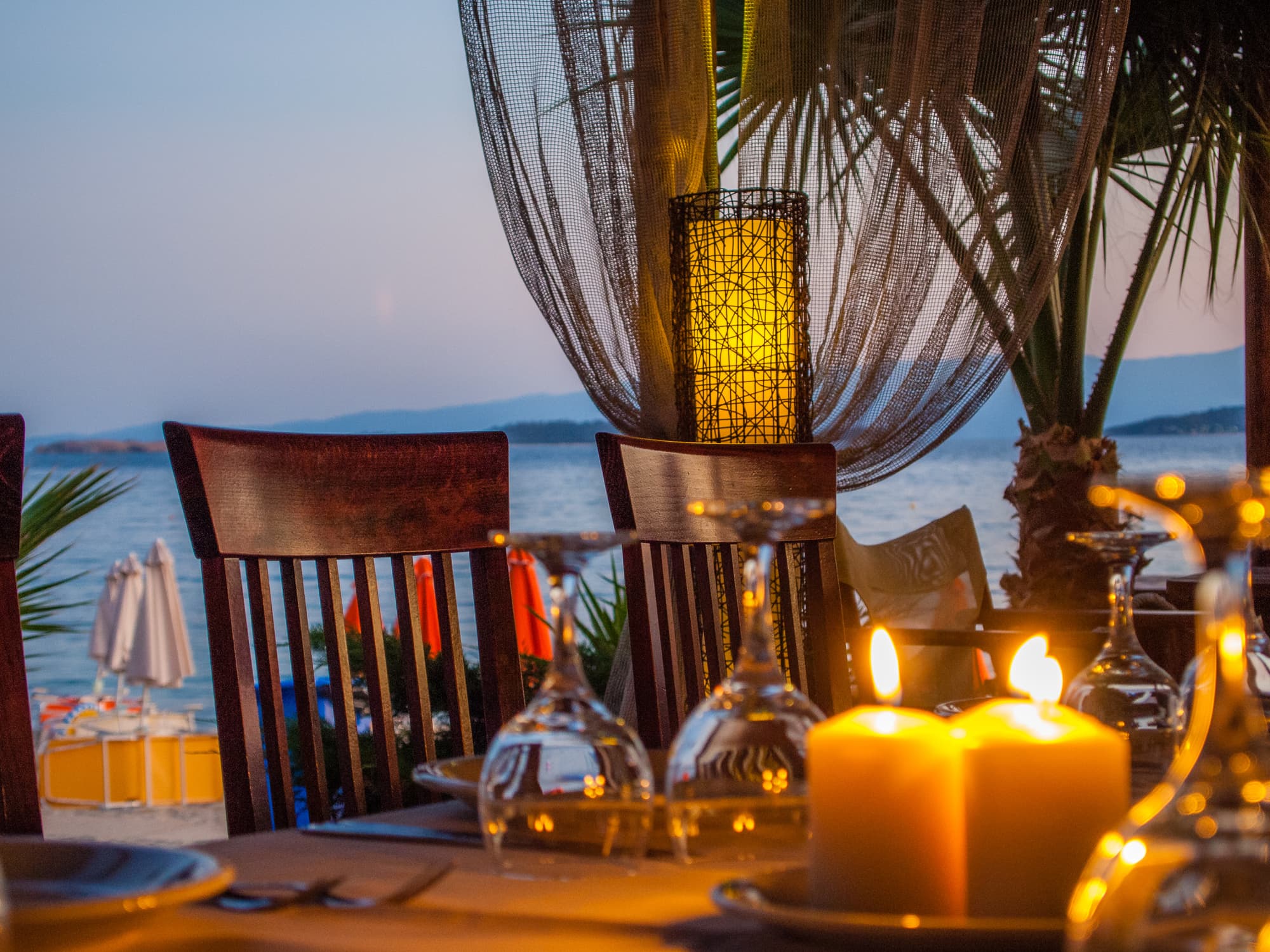 Akti Ouranoupol, Beach