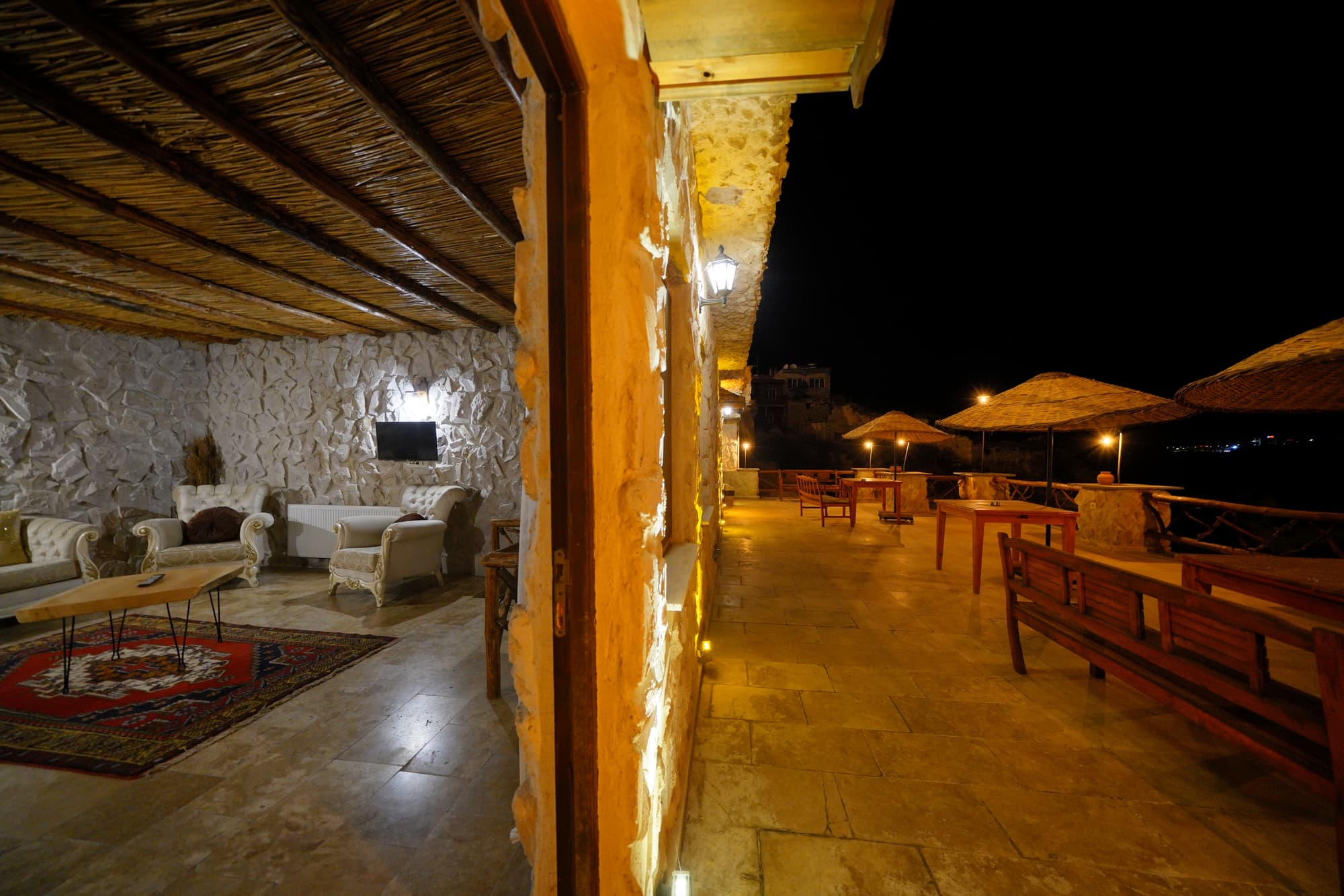 Nar Cave House, Room