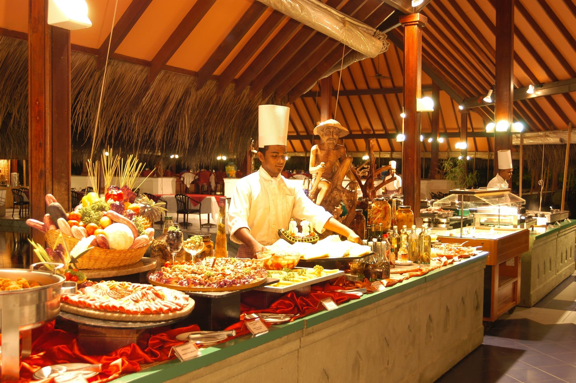 Adaaran Club Rannalhi, Restaurant