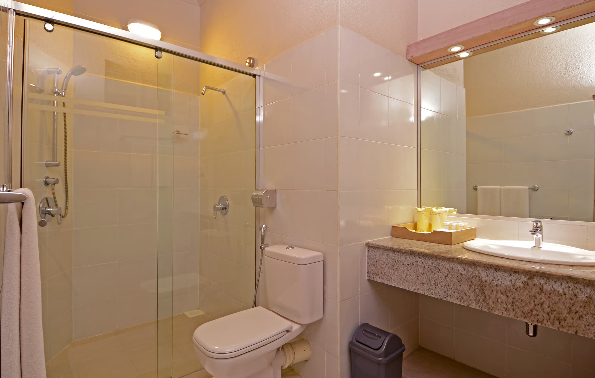 Adaaran Club Rannalhi, Room