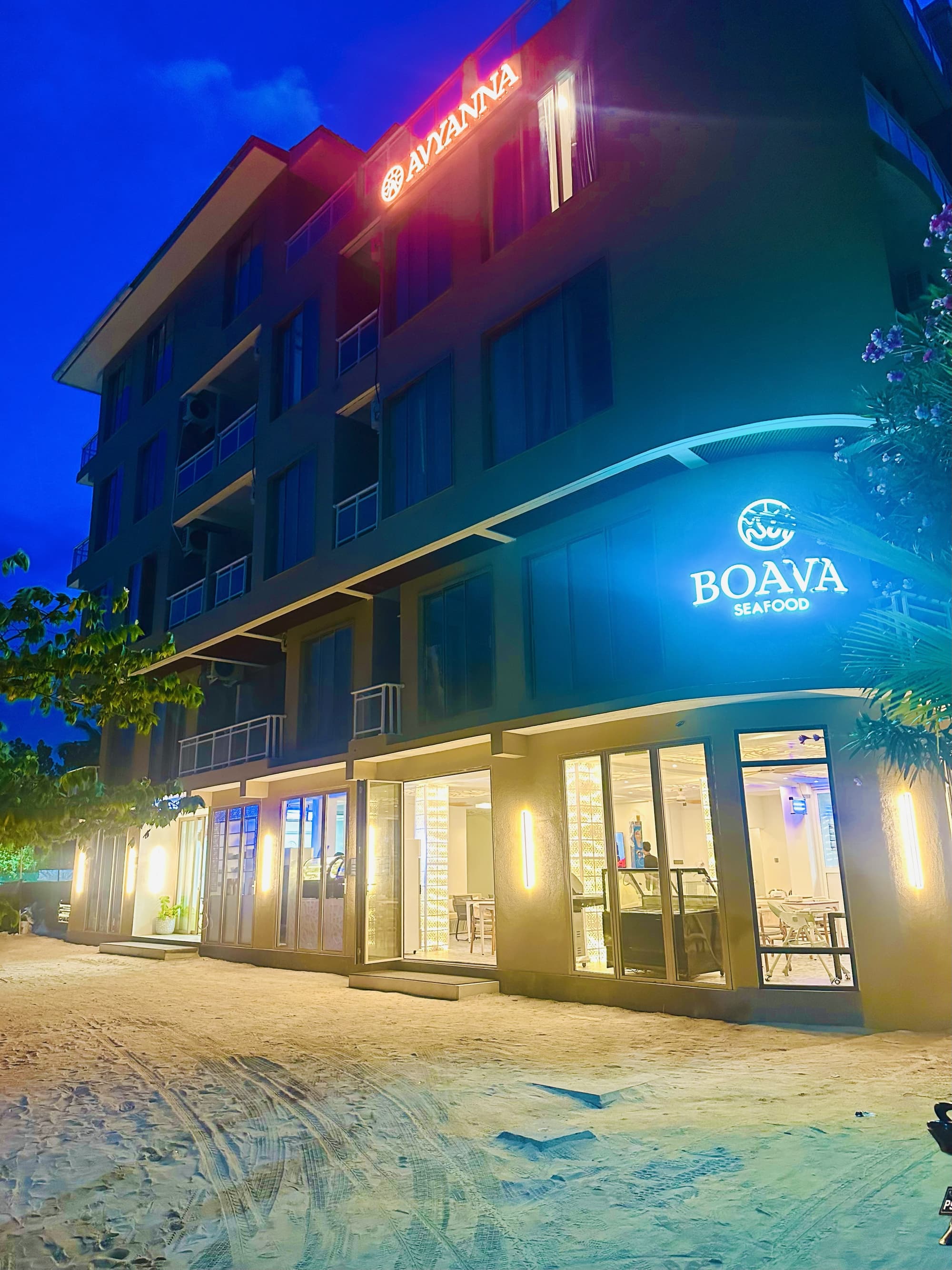 Avyanna Gulhi Beach Hotel, General view