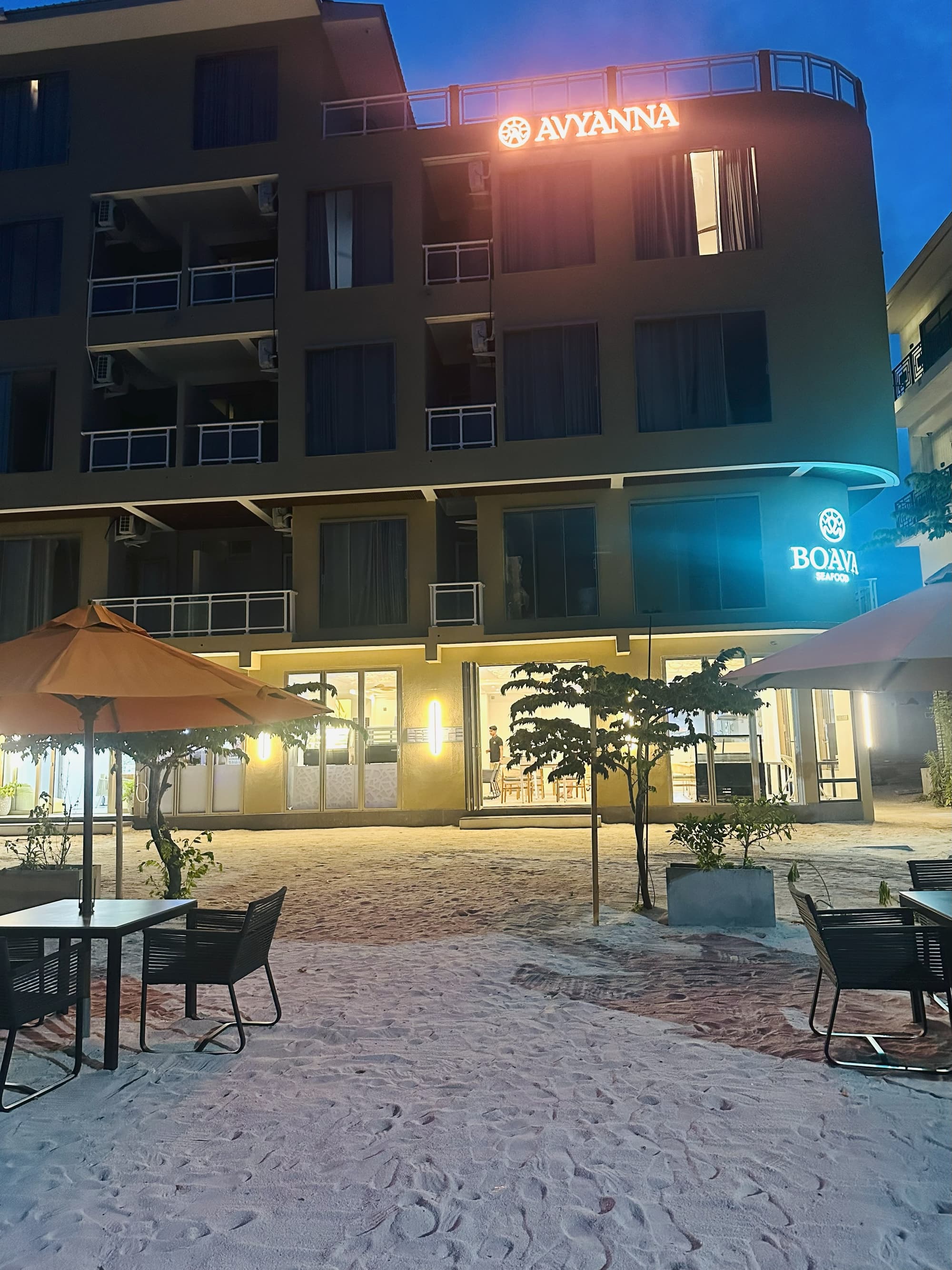 Avyanna Gulhi Beach Hotel, General view