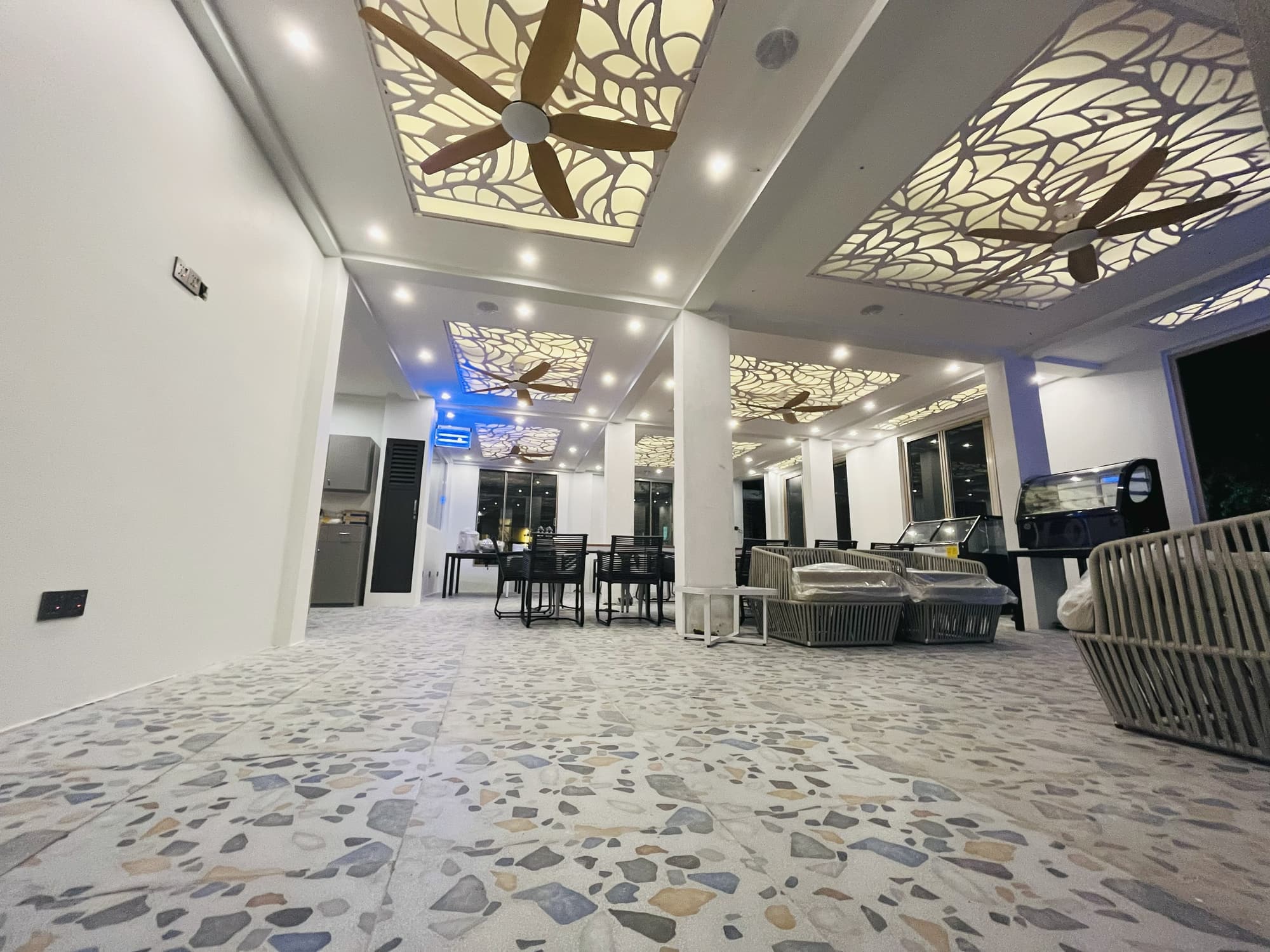 Avyanna Gulhi Beach Hotel, Restaurant