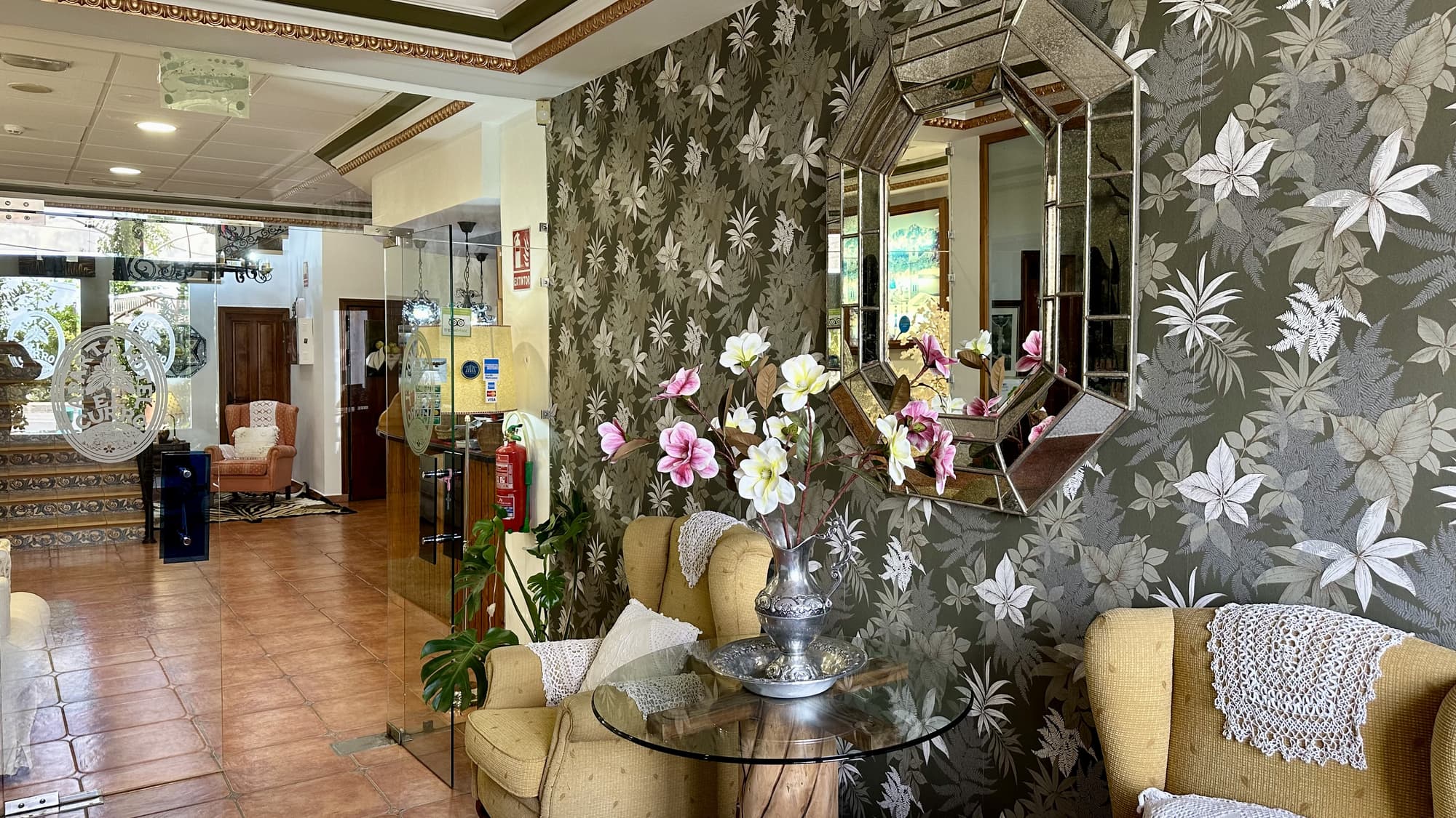 HOTEL RESTAURANTE El CURRO, Lobby