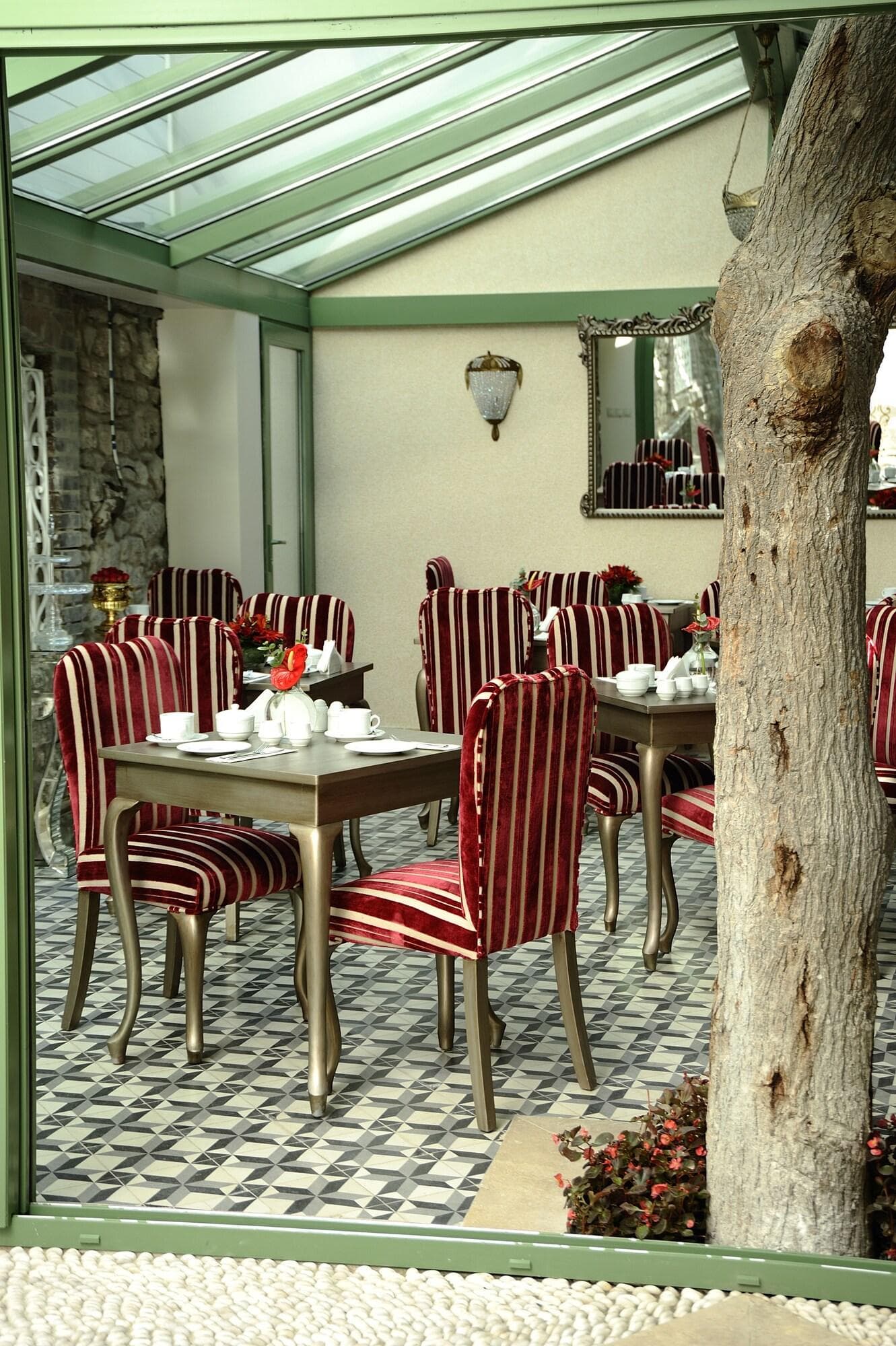 Erten Konak, Restaurant