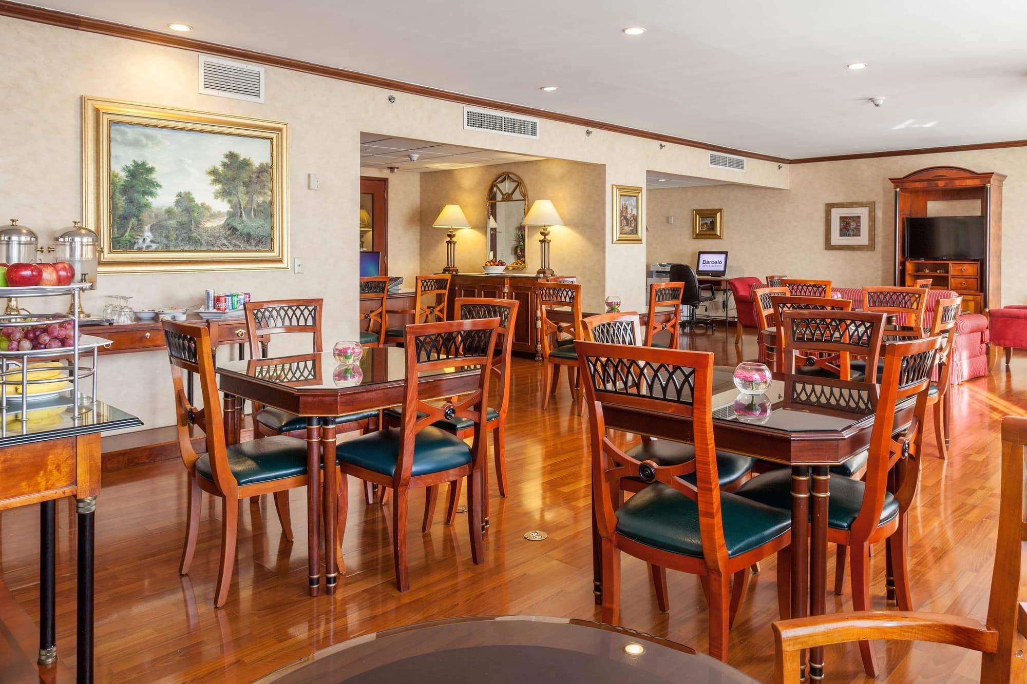 Barcelo Guatemala City, Bar