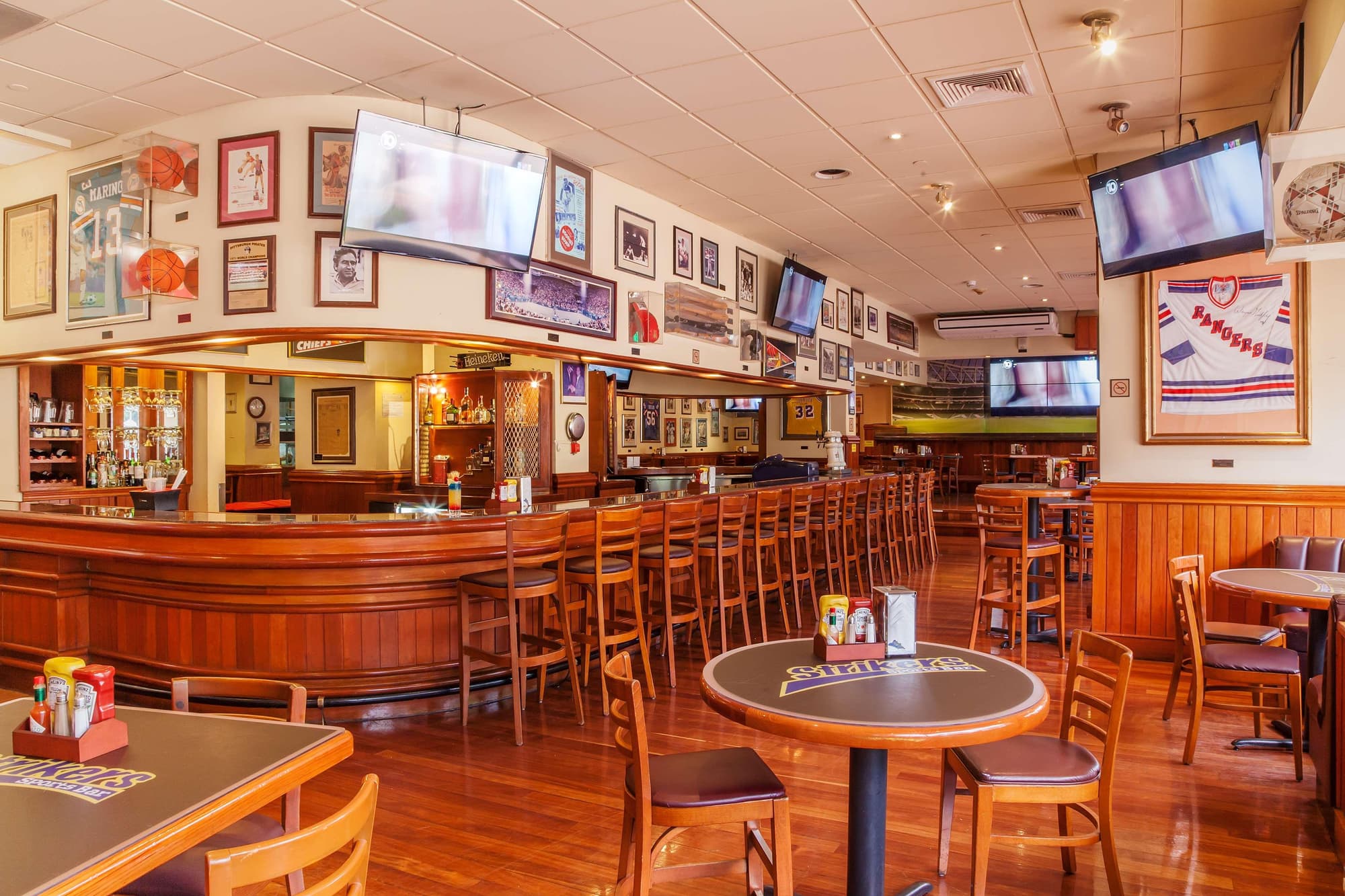 Barcelo Guatemala City, Restaurant