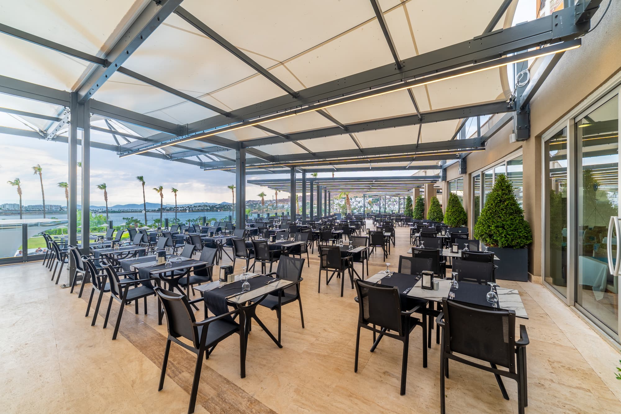 Kefaluka Resort, Restaurant