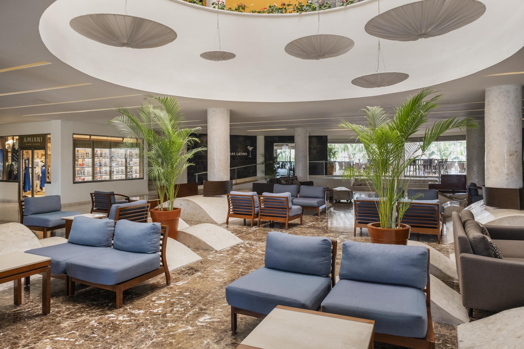 Selection Riviera Cancun, Lobby