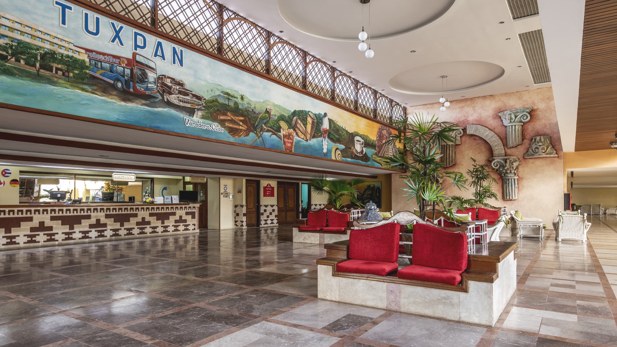 Tuxpan, Lobby
