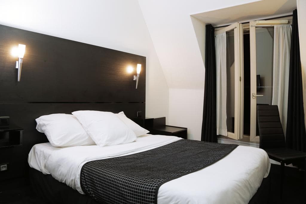 De L Exposition, General view