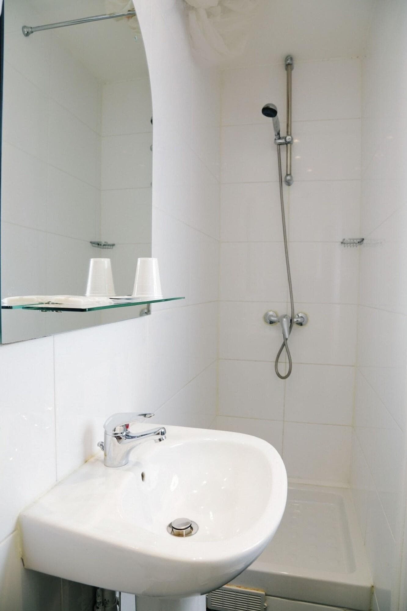 De L Exposition, Room