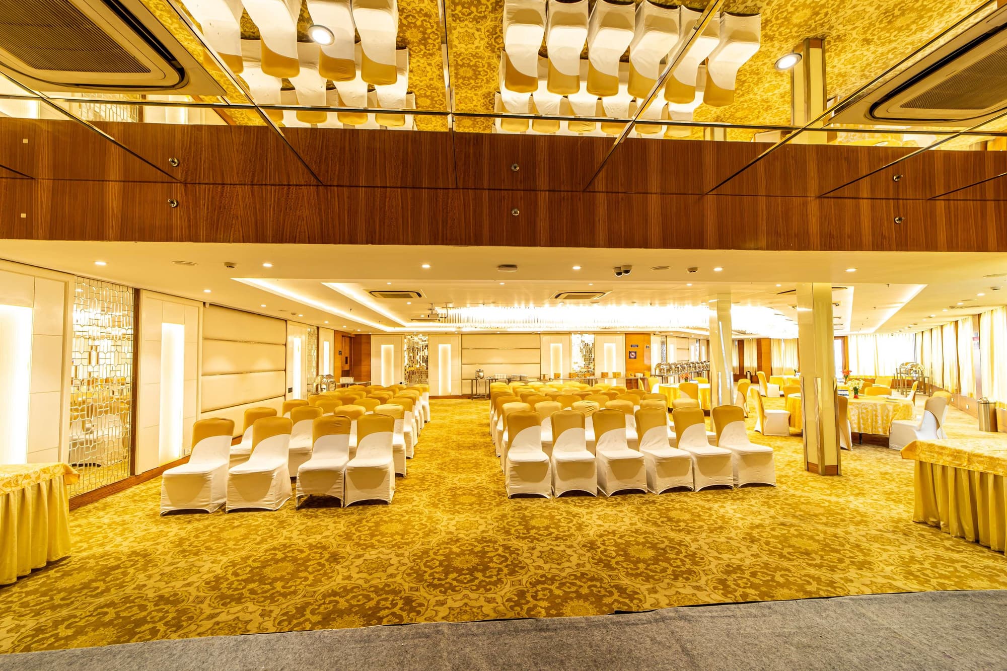 Golden Tulip, Conferences