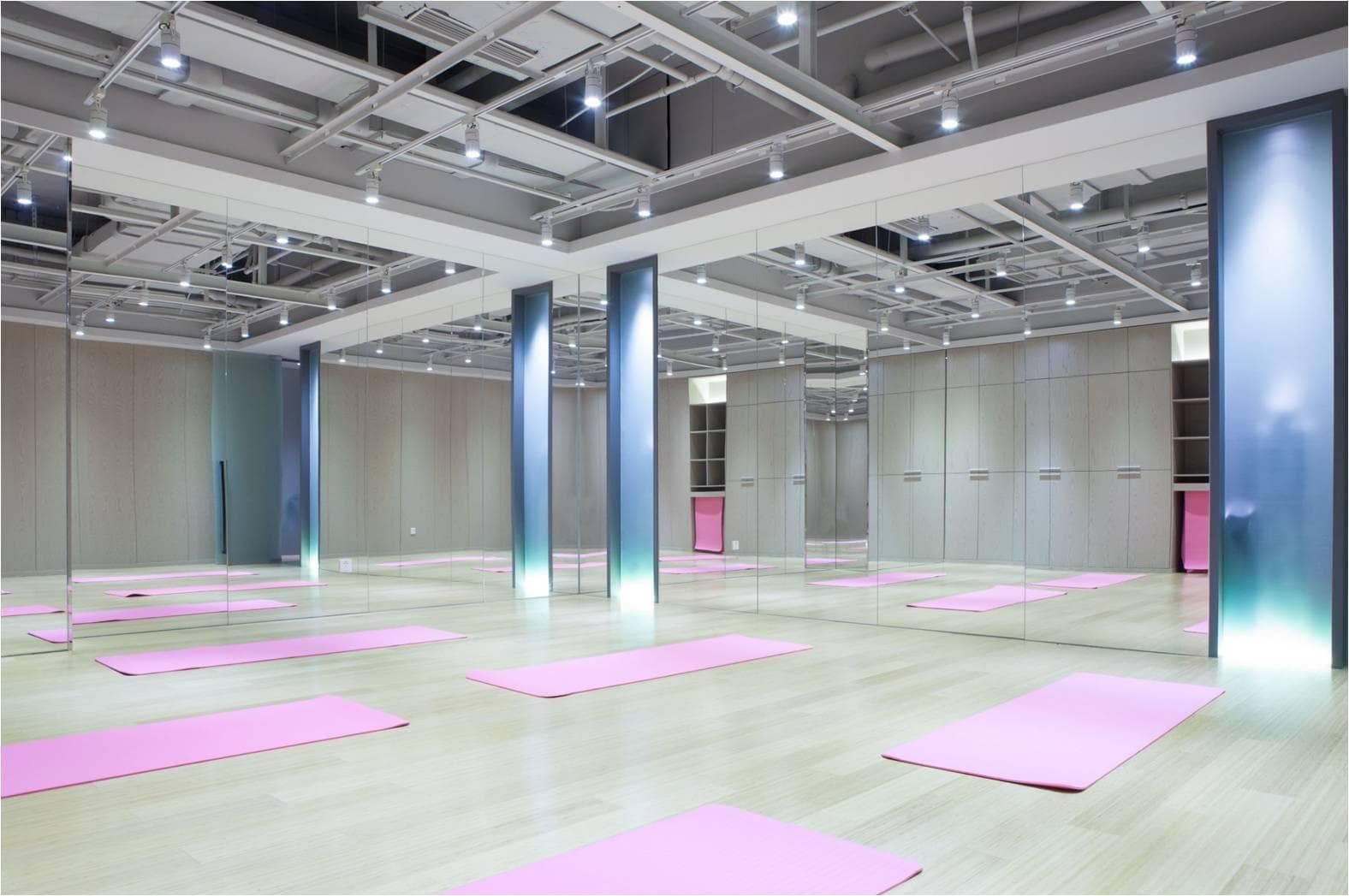 Sky Fortune Boutique Hotel  Shanghai, Sports and Entertainment