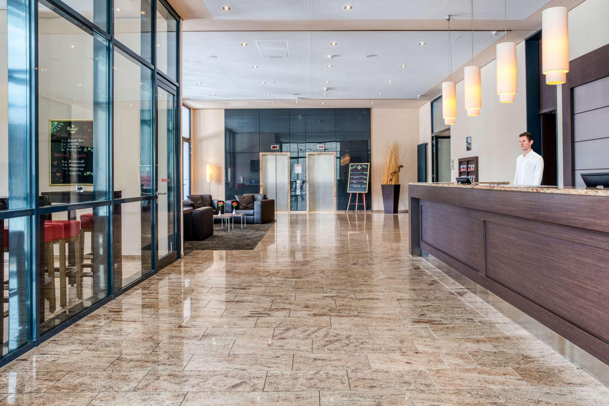 IntercityHotel Dresden, Lobby
