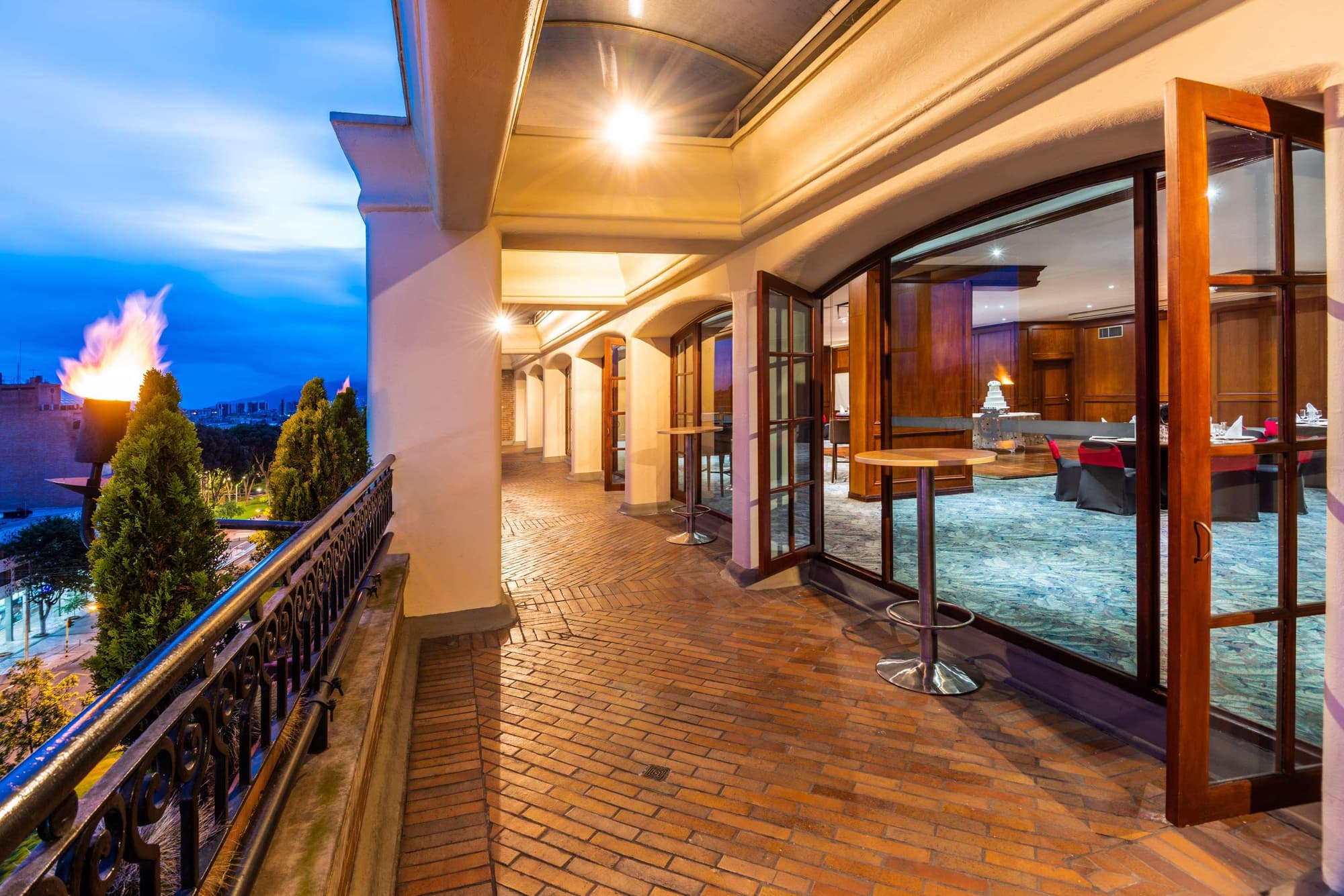 Dann Carlton Bogota, Lobby