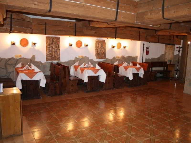 Dacia, Restaurant