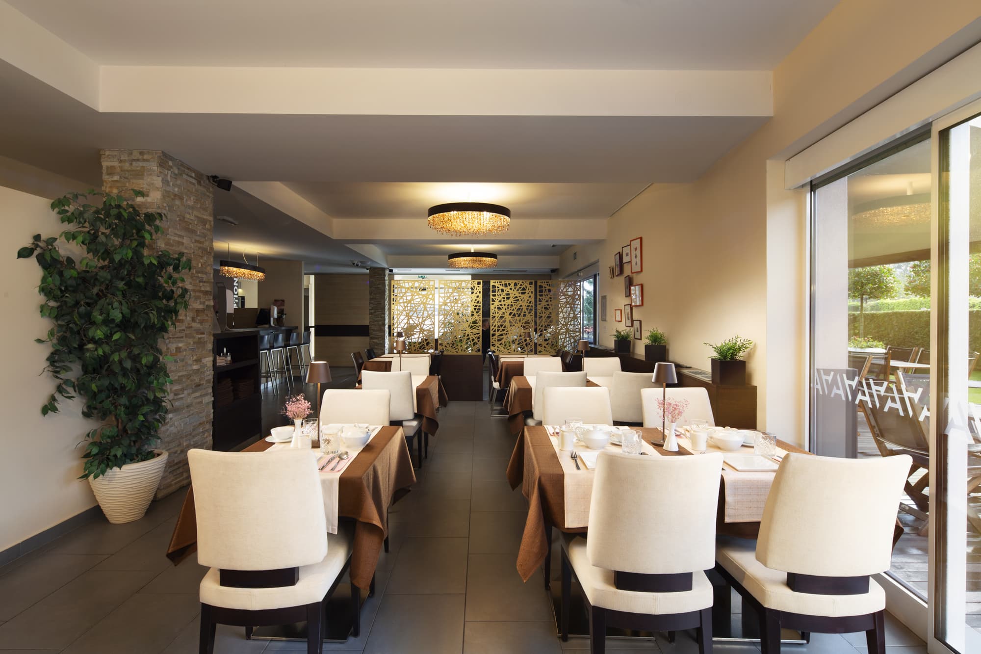 Ahotel Hotel Ljubljana, Restaurant