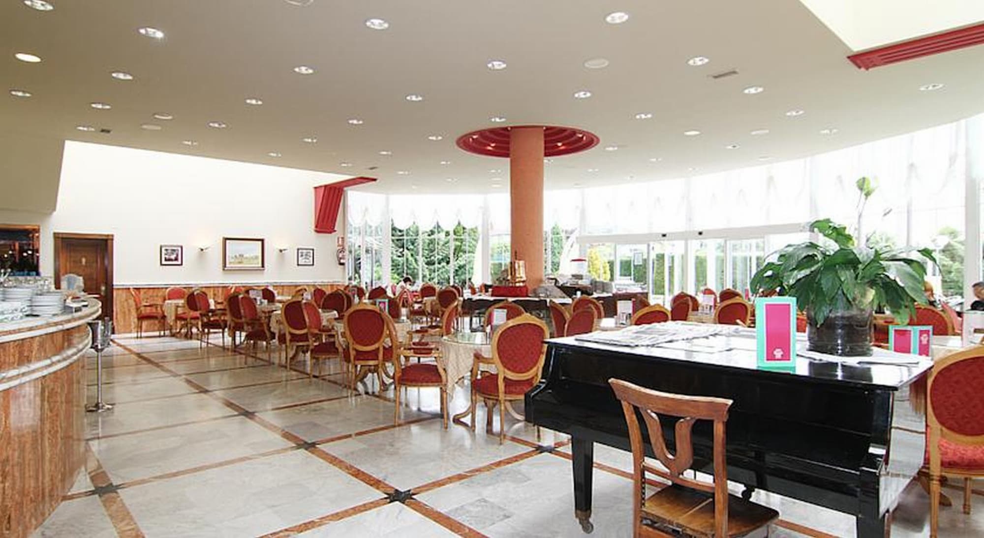 Begoña Park, Restaurant