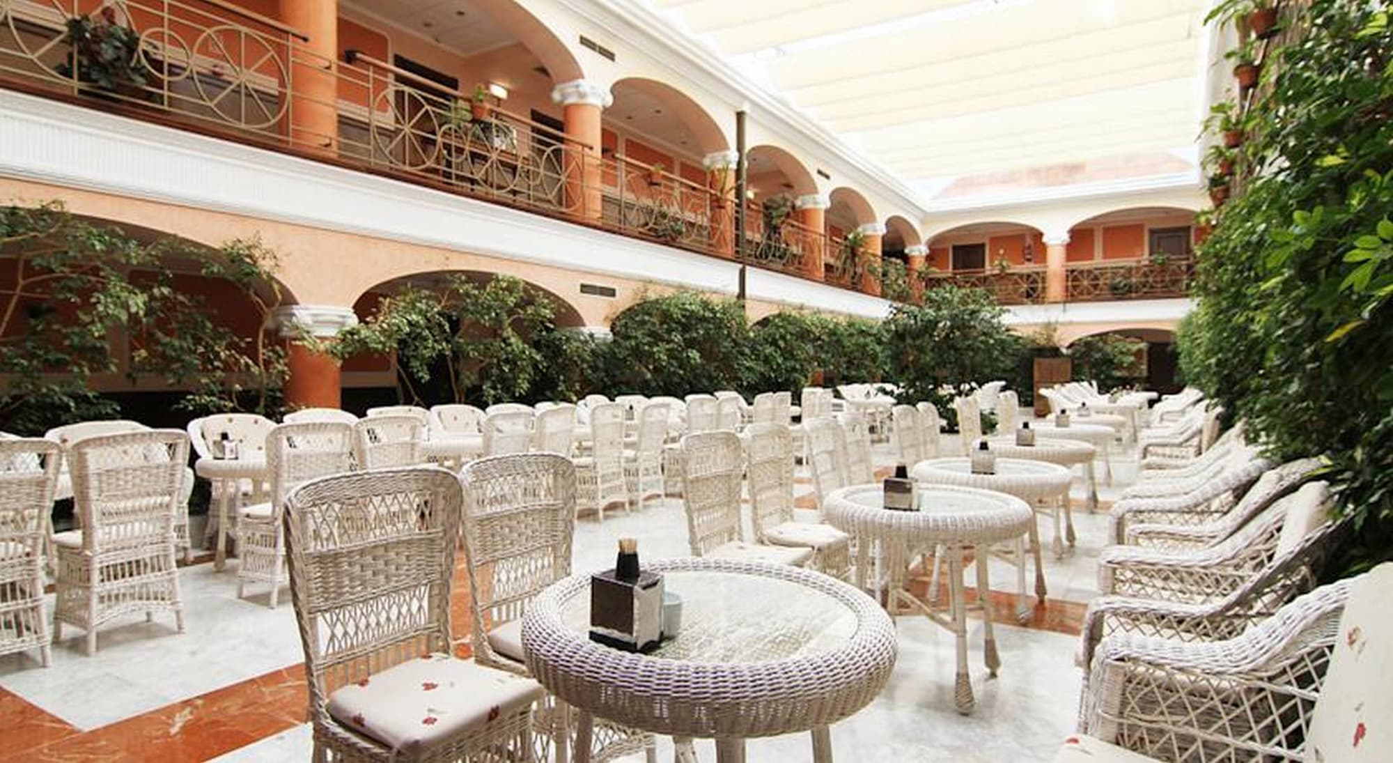 Begoña Park, Terrace