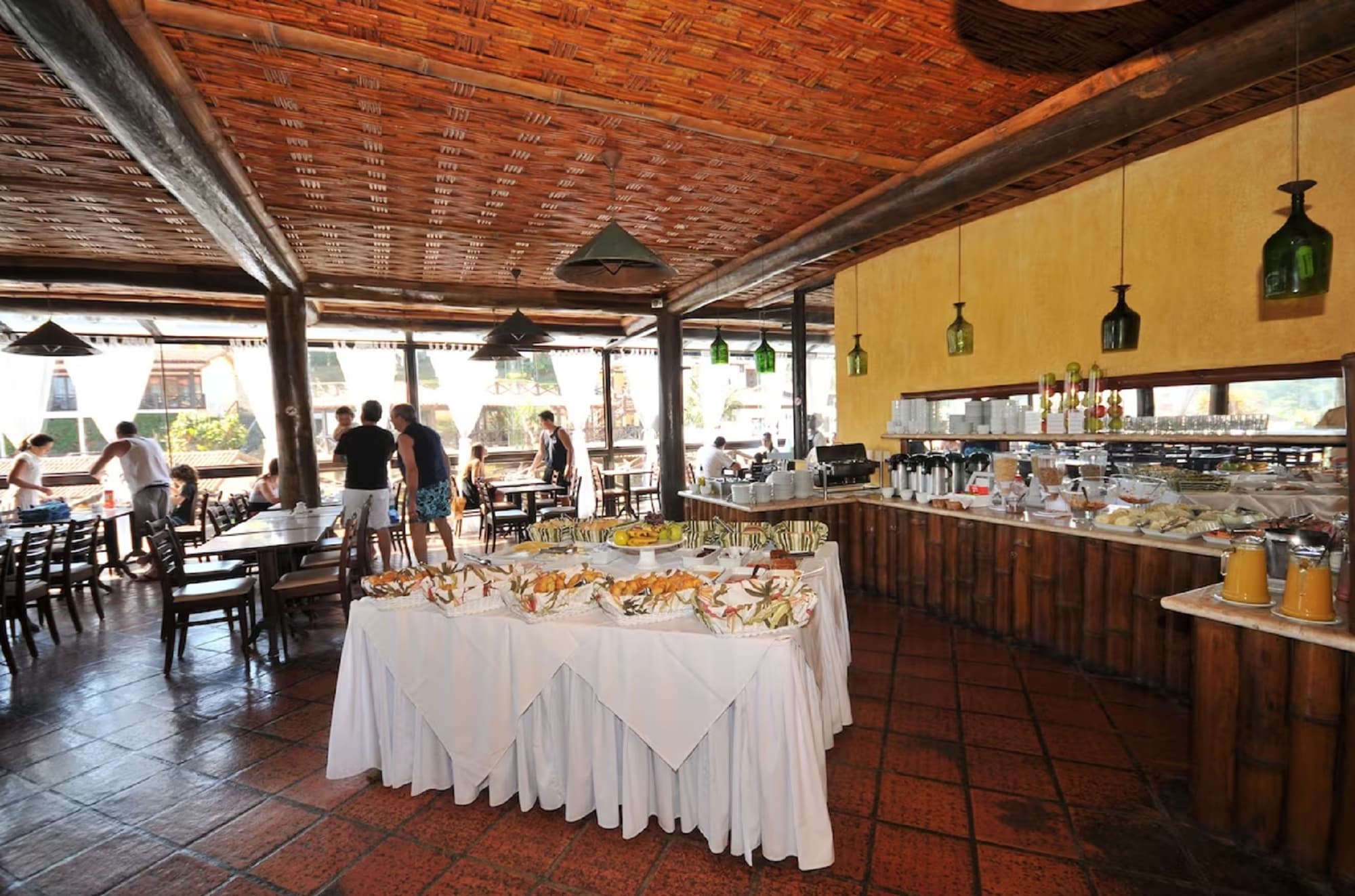 Rio Buzios Beach Hotel, Restaurant