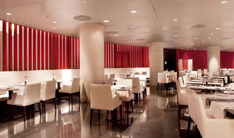 Santos Porta Fira, Restaurant