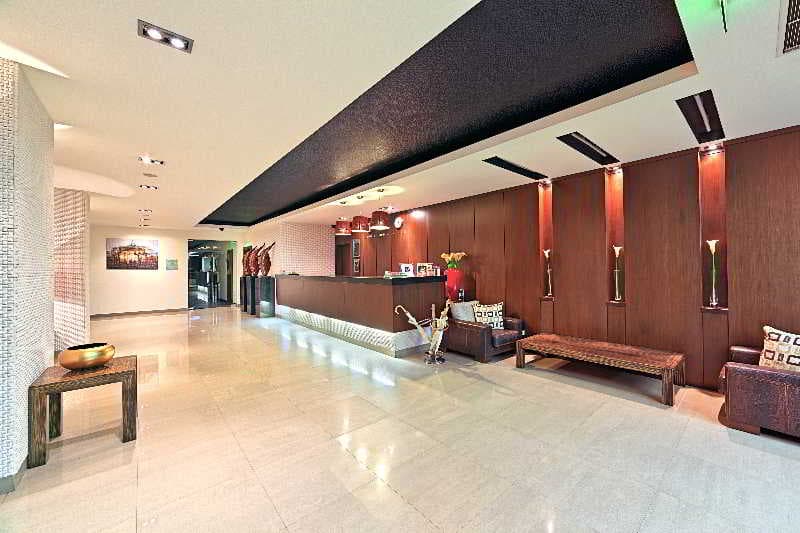 Cubix, Lobby
