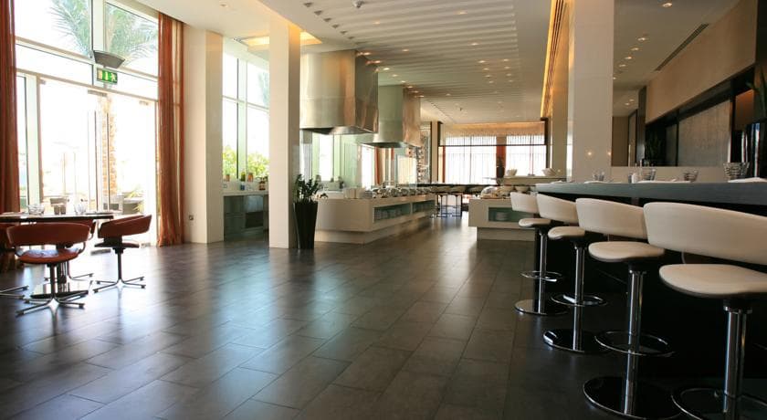 Yas Plaza Circuit By Ihg, Restaurant