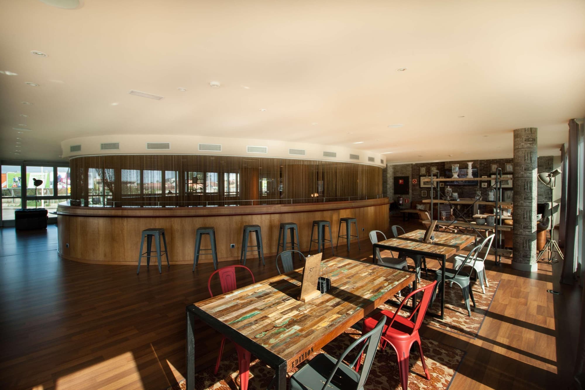 Abba Playa Gijon, Bar