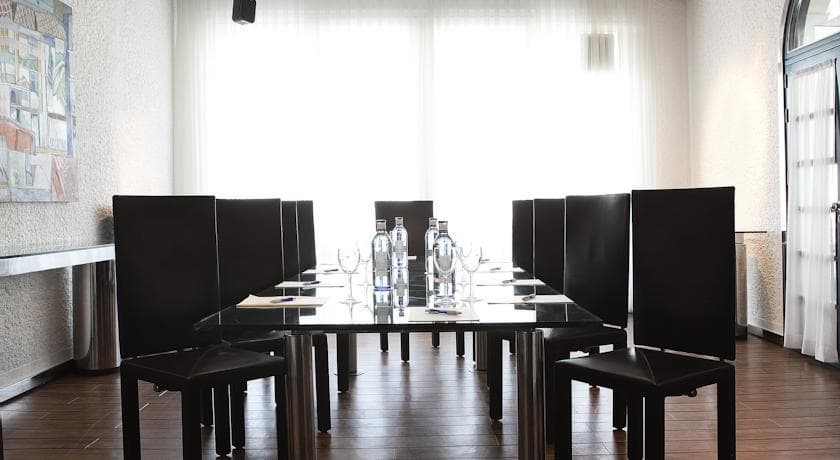 Puerto Sherry, Conferences