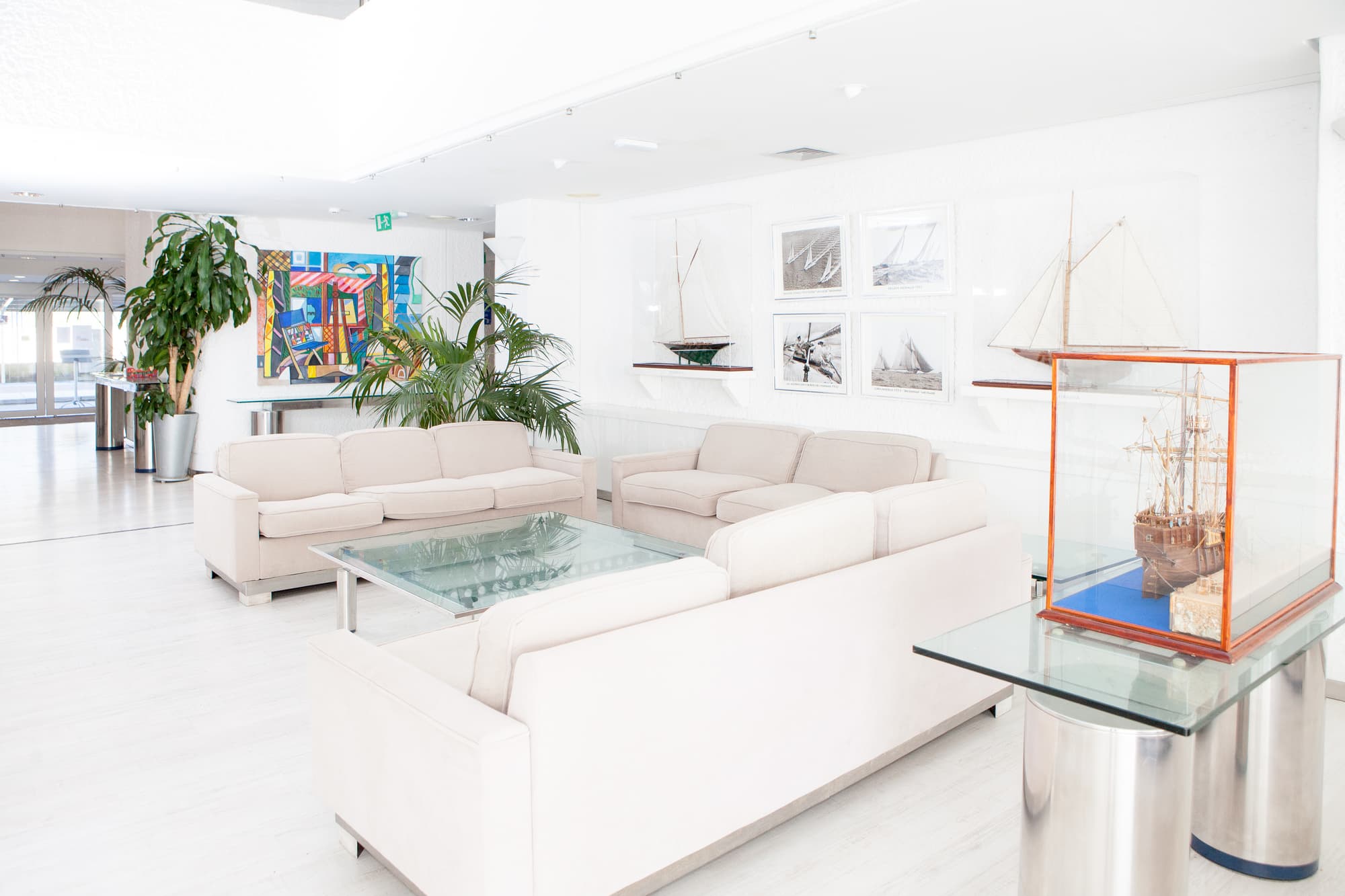 Puerto Sherry, Lobby