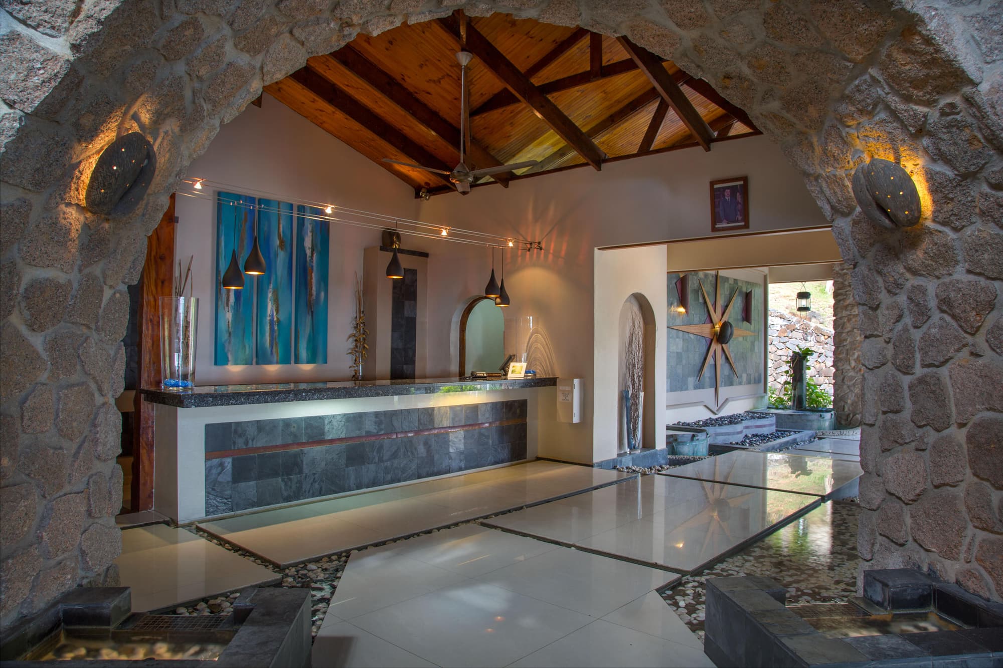 Coco de Mer Hotel and Black Parrot Suites, Lobby