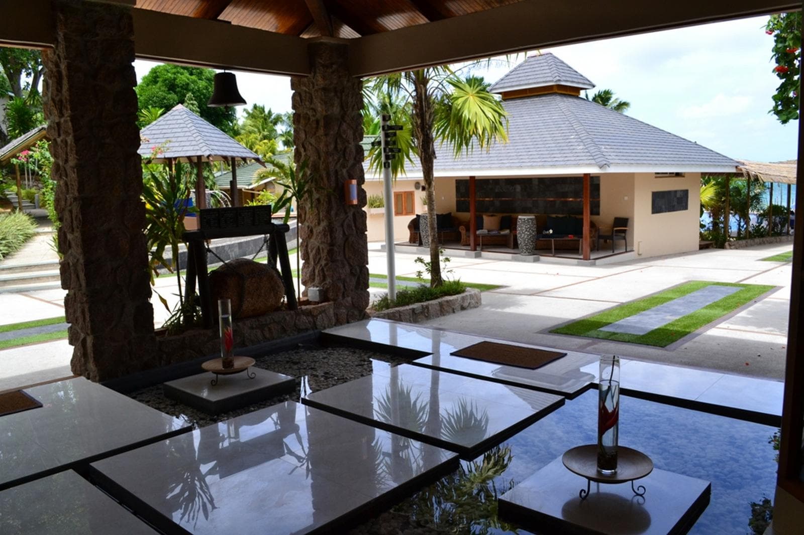 Coco de Mer Hotel and Black Parrot Suites, Lobby