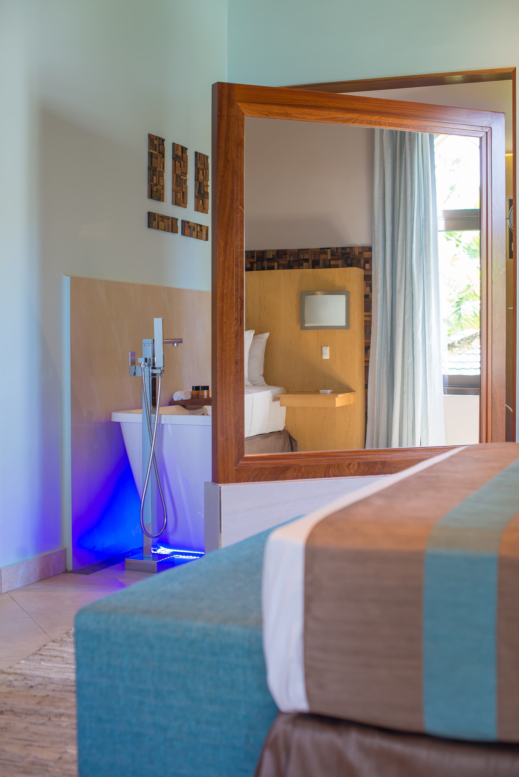 Coco de Mer Hotel and Black Parrot Suites, Room