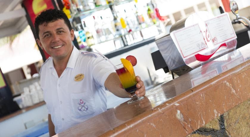 Sailor's Beach Club, Bar