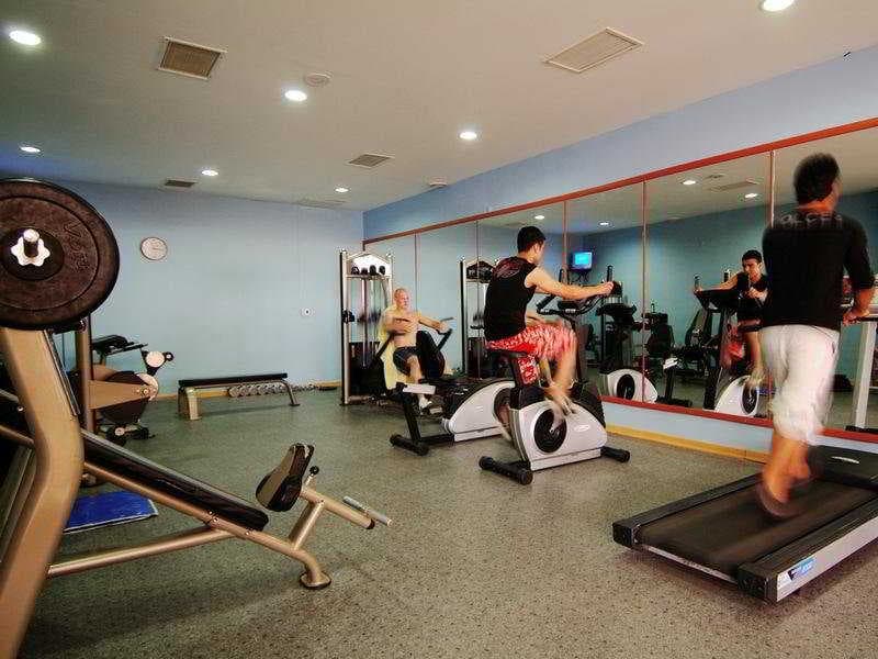 Sailor's Beach Club, Sports and Entertainment