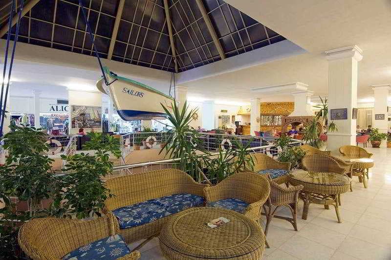 Sailor's Beach Club, Lobby