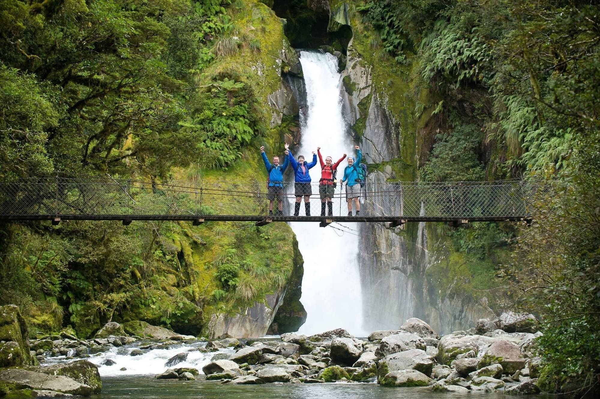 Fiordland Lodge, Sports and Entertainment